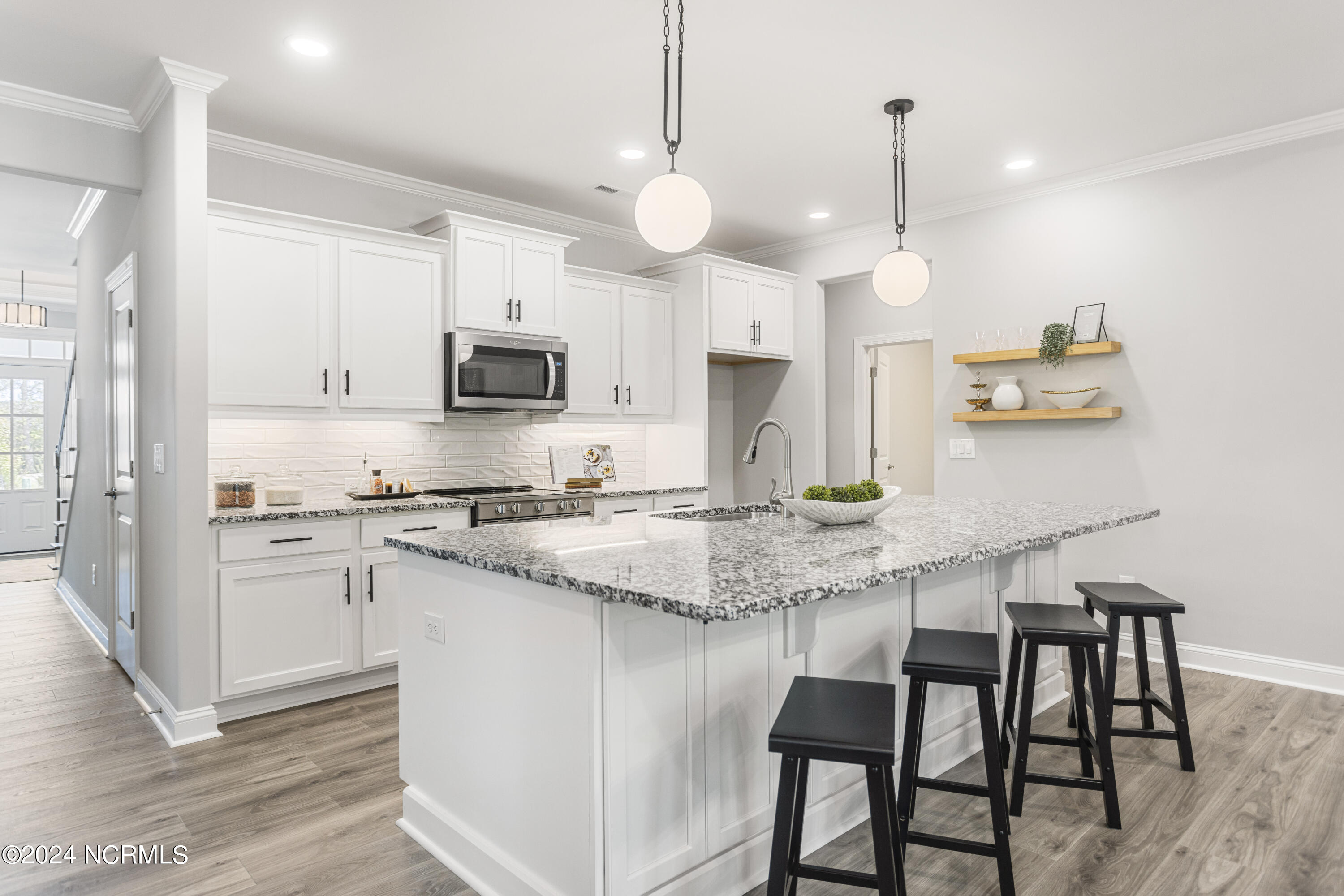 100568554 | Photo 26