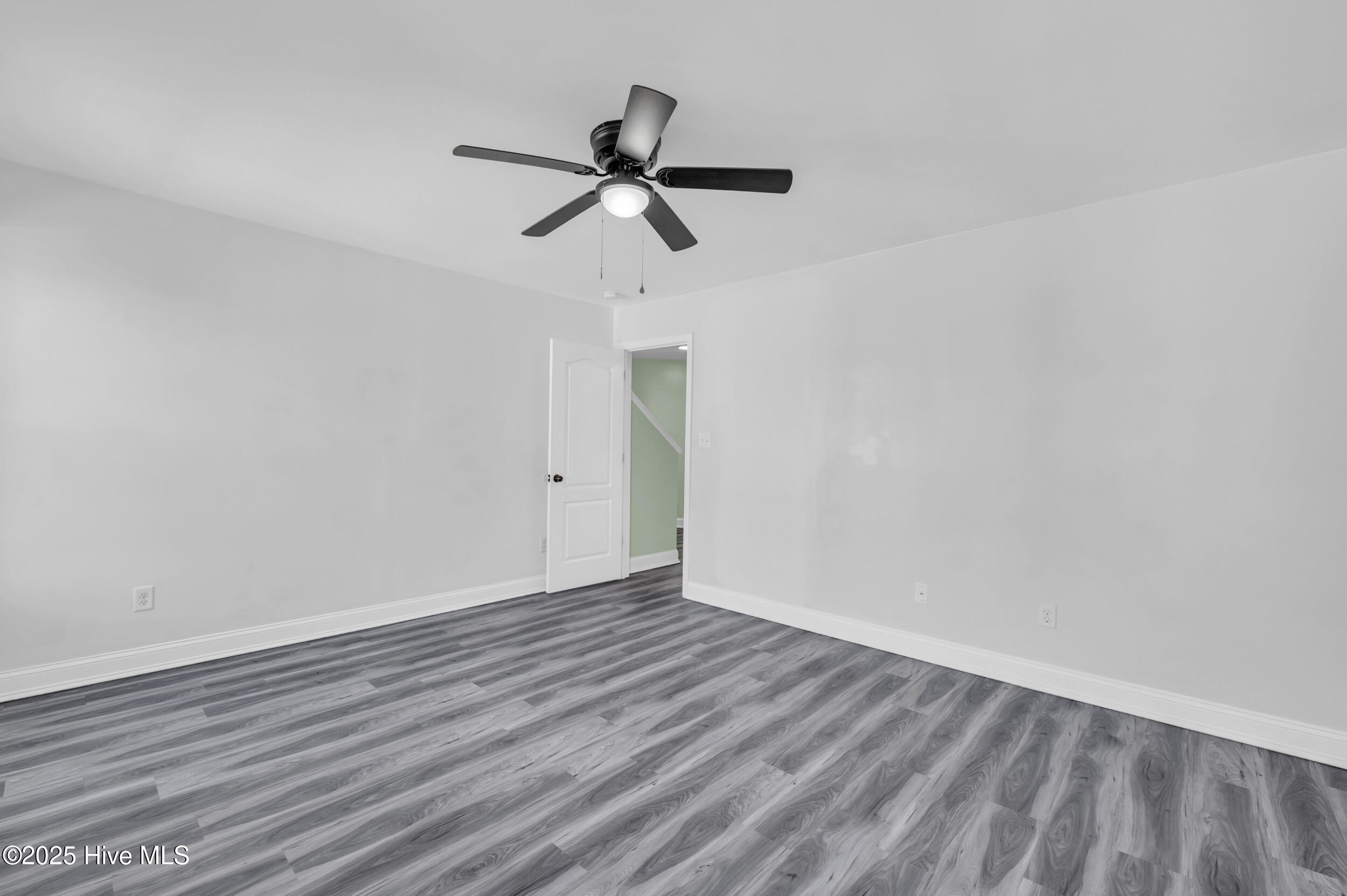 100538065 | Photo 25