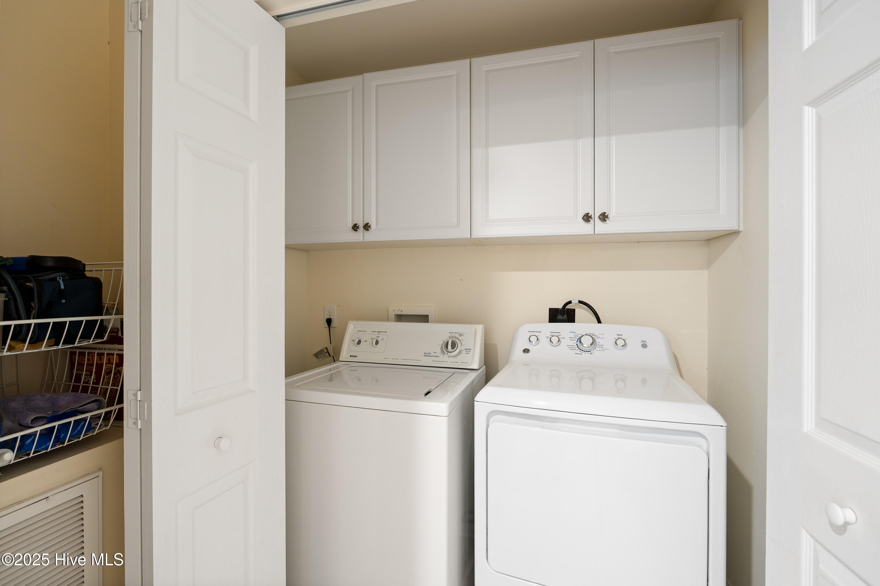 100537803 | Photo 33