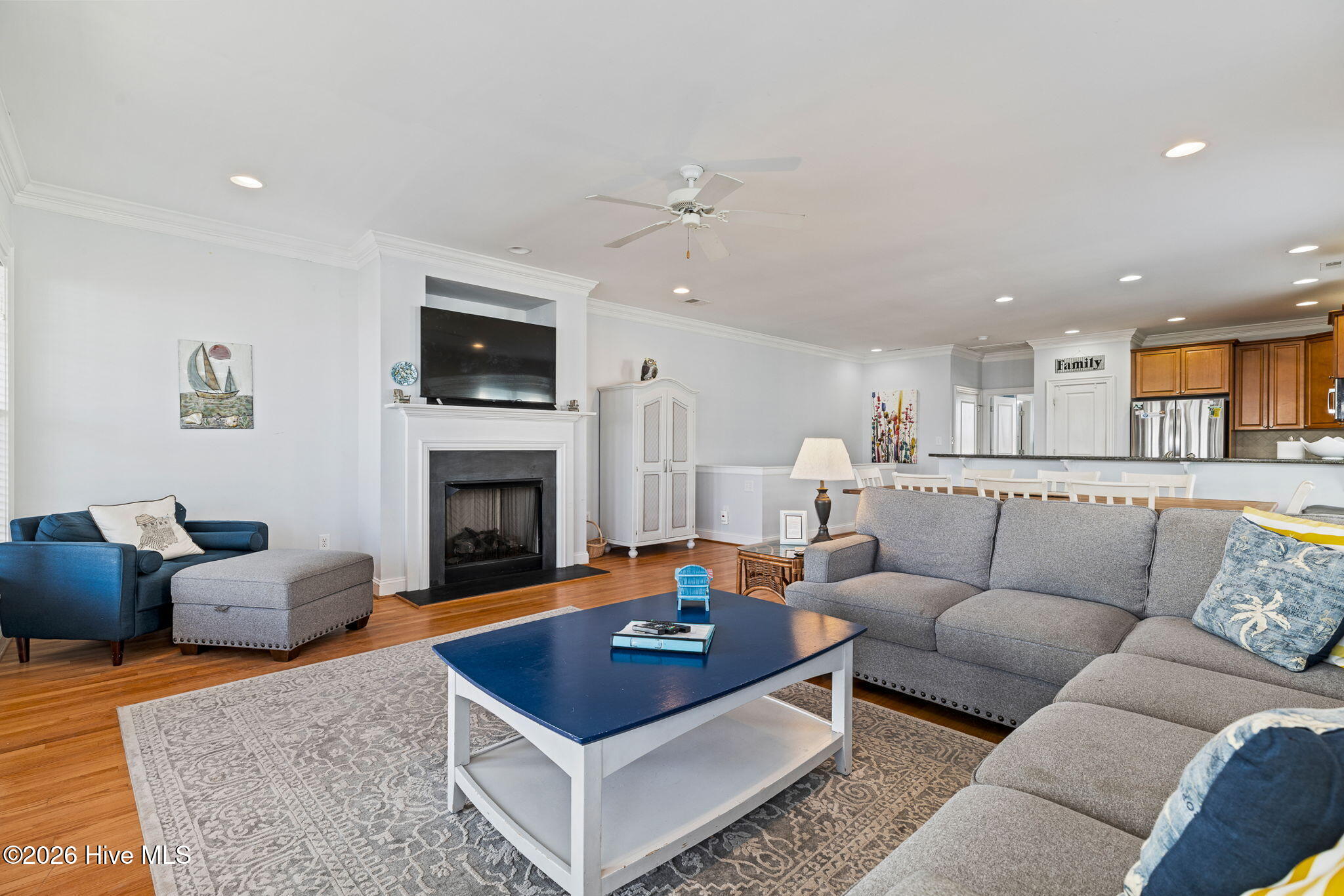 100551653 | Photo 11