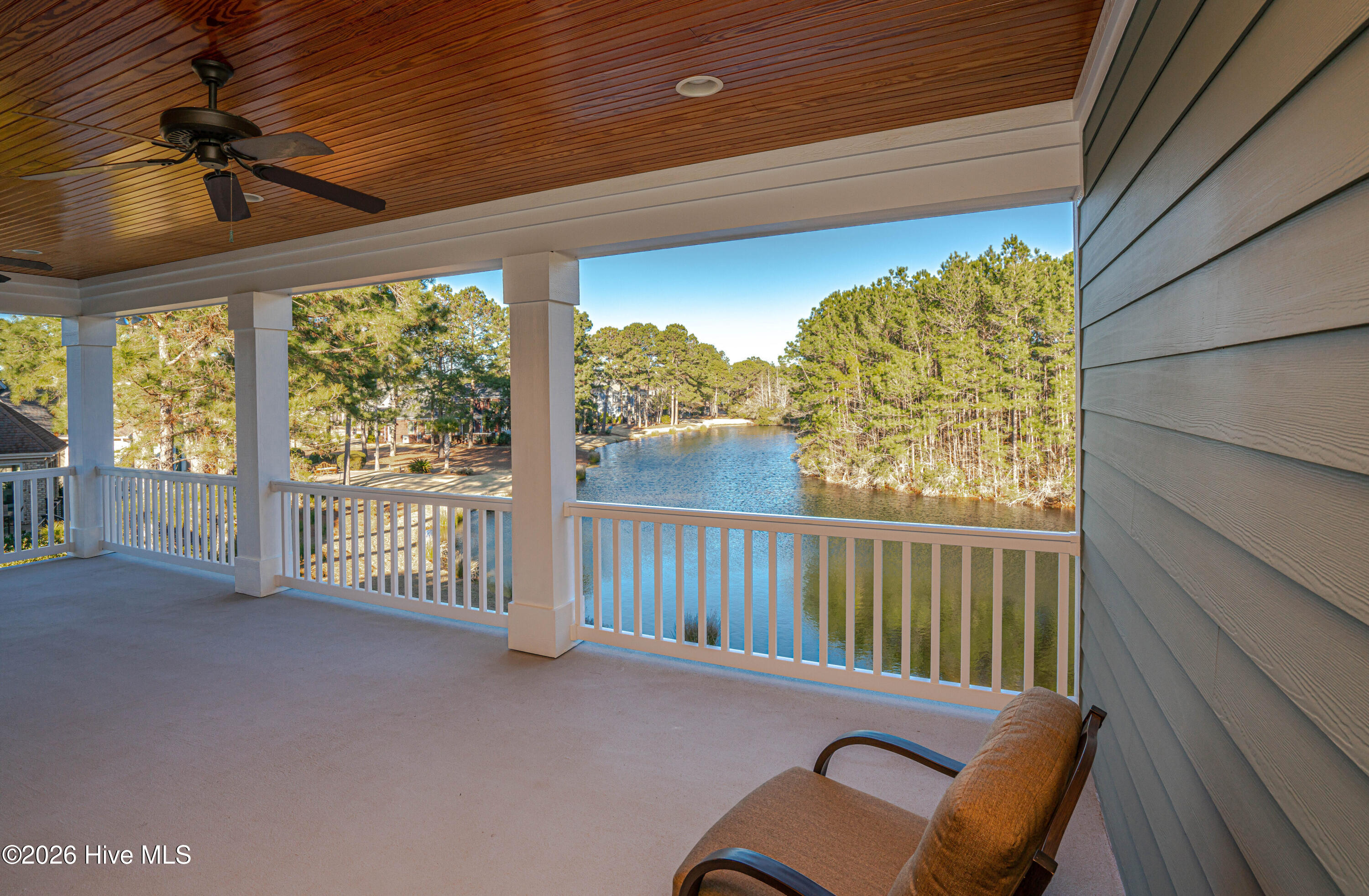 100550389 | Photo 67