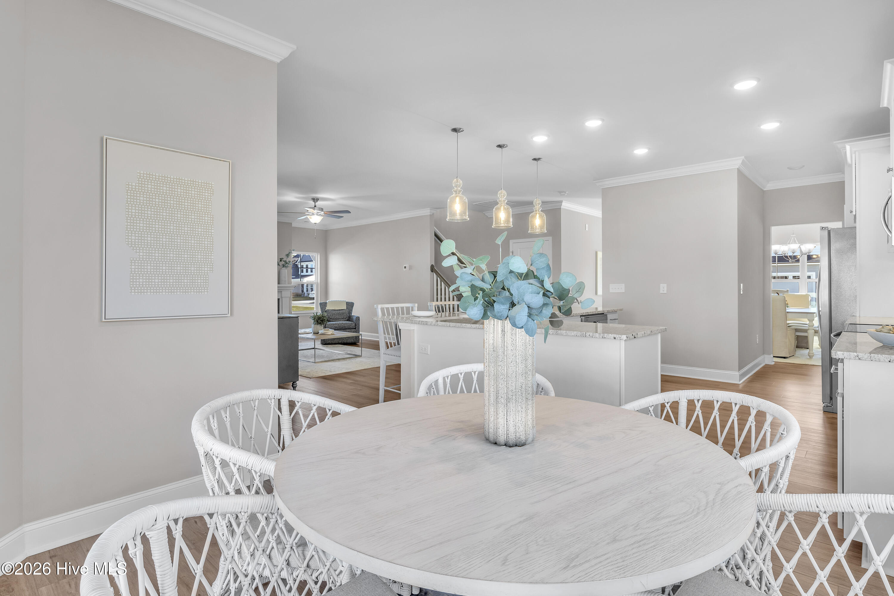 100561005 | Photo 27