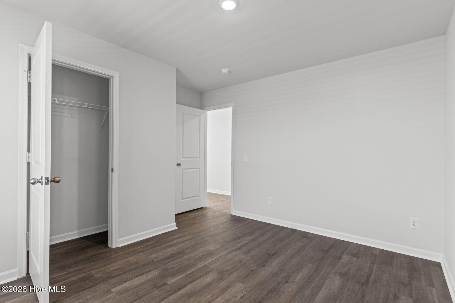 100535209 | Photo 38