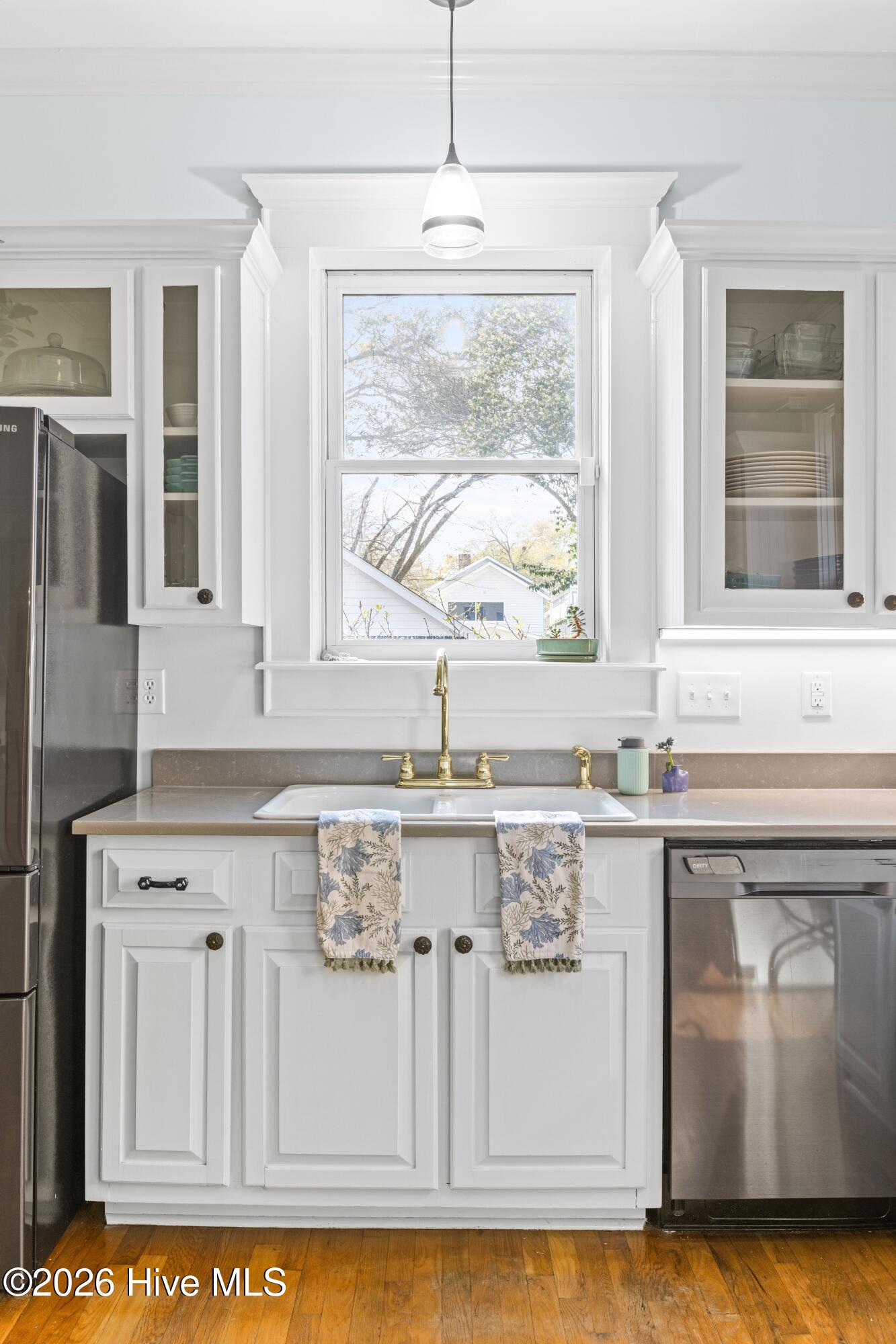 100560142 | Photo 24