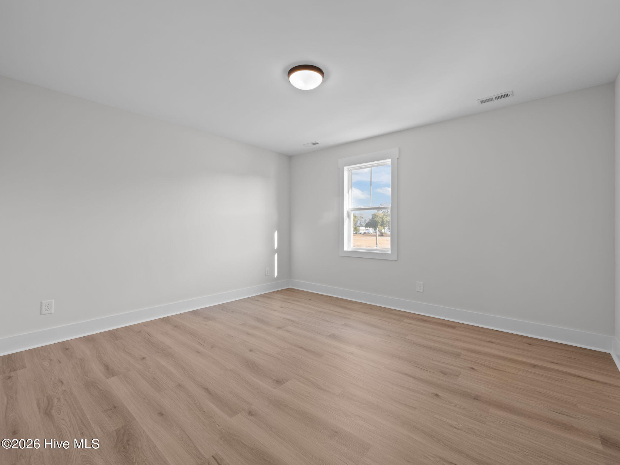 100543502 | Photo 38