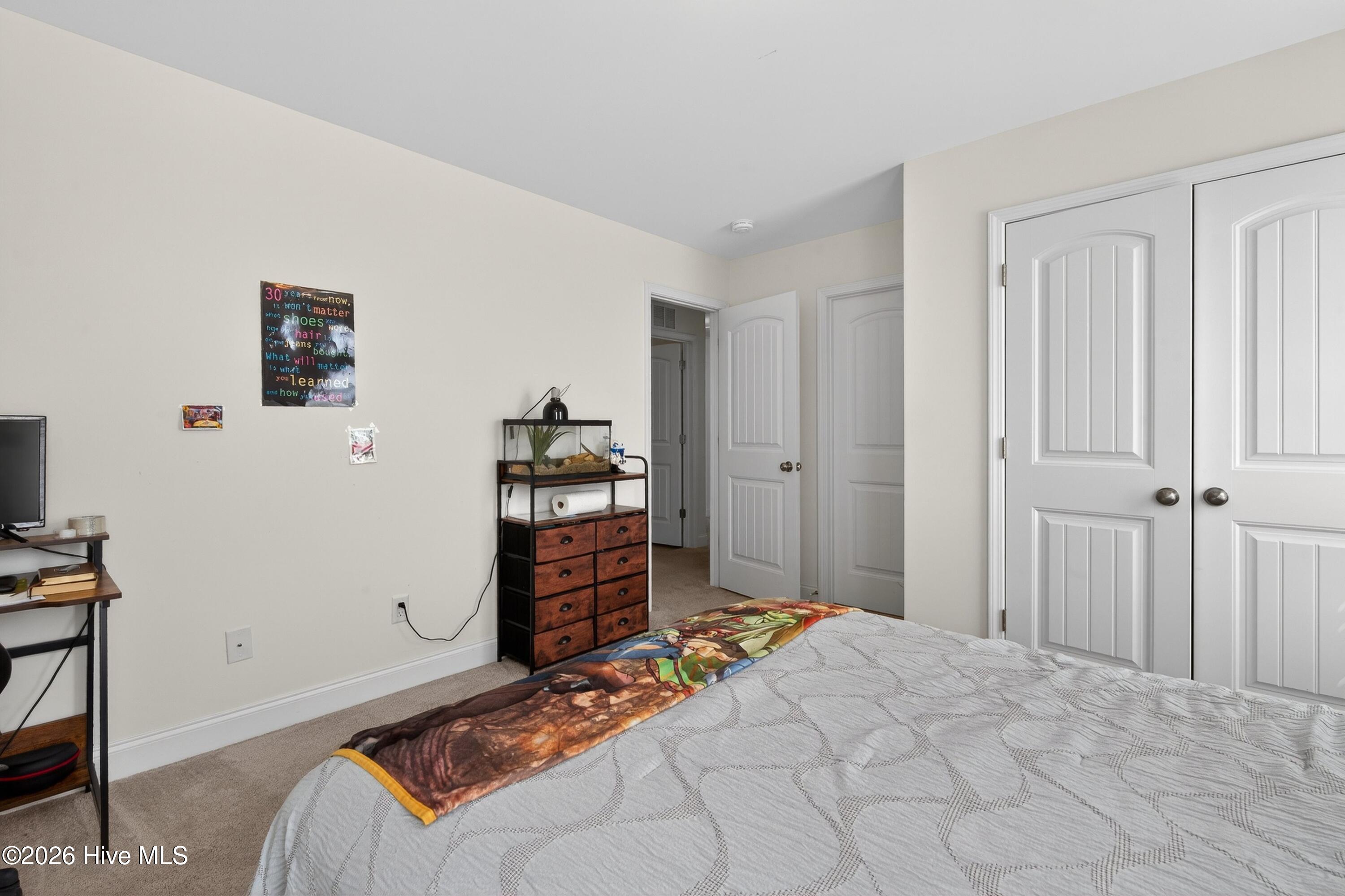 100565414 | Photo 29