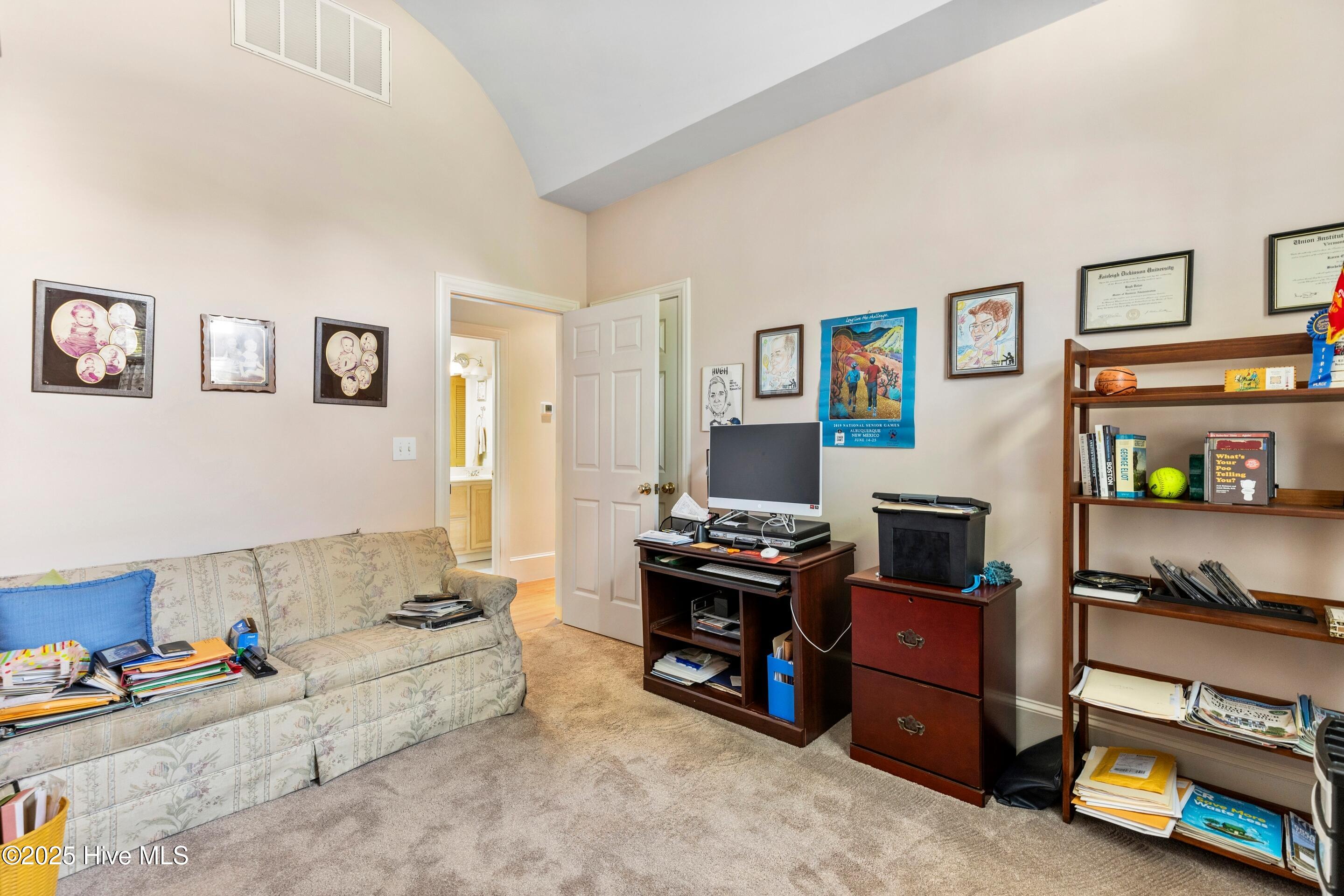 100536994 | Photo 37