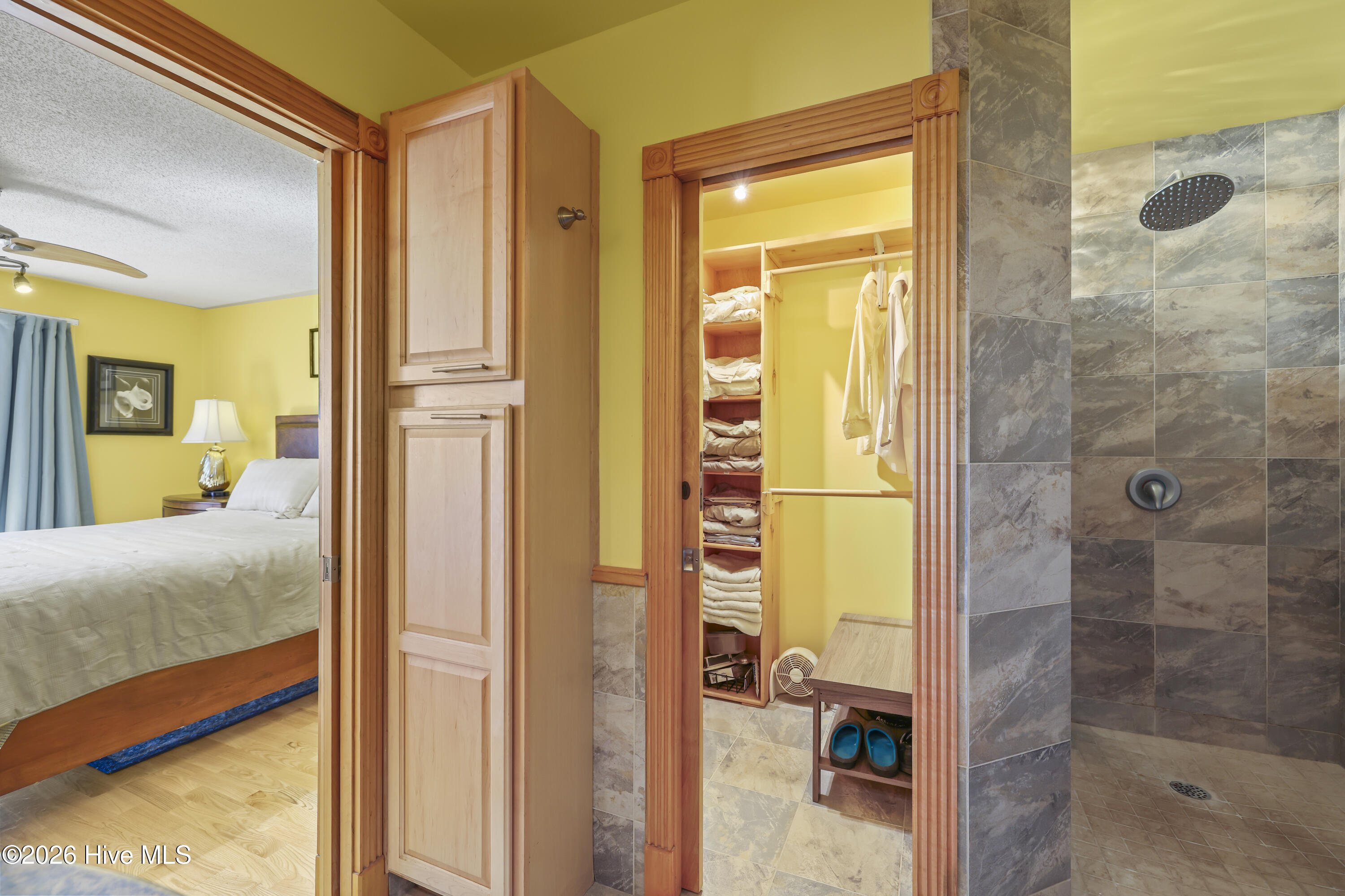 100552115 | Photo 37