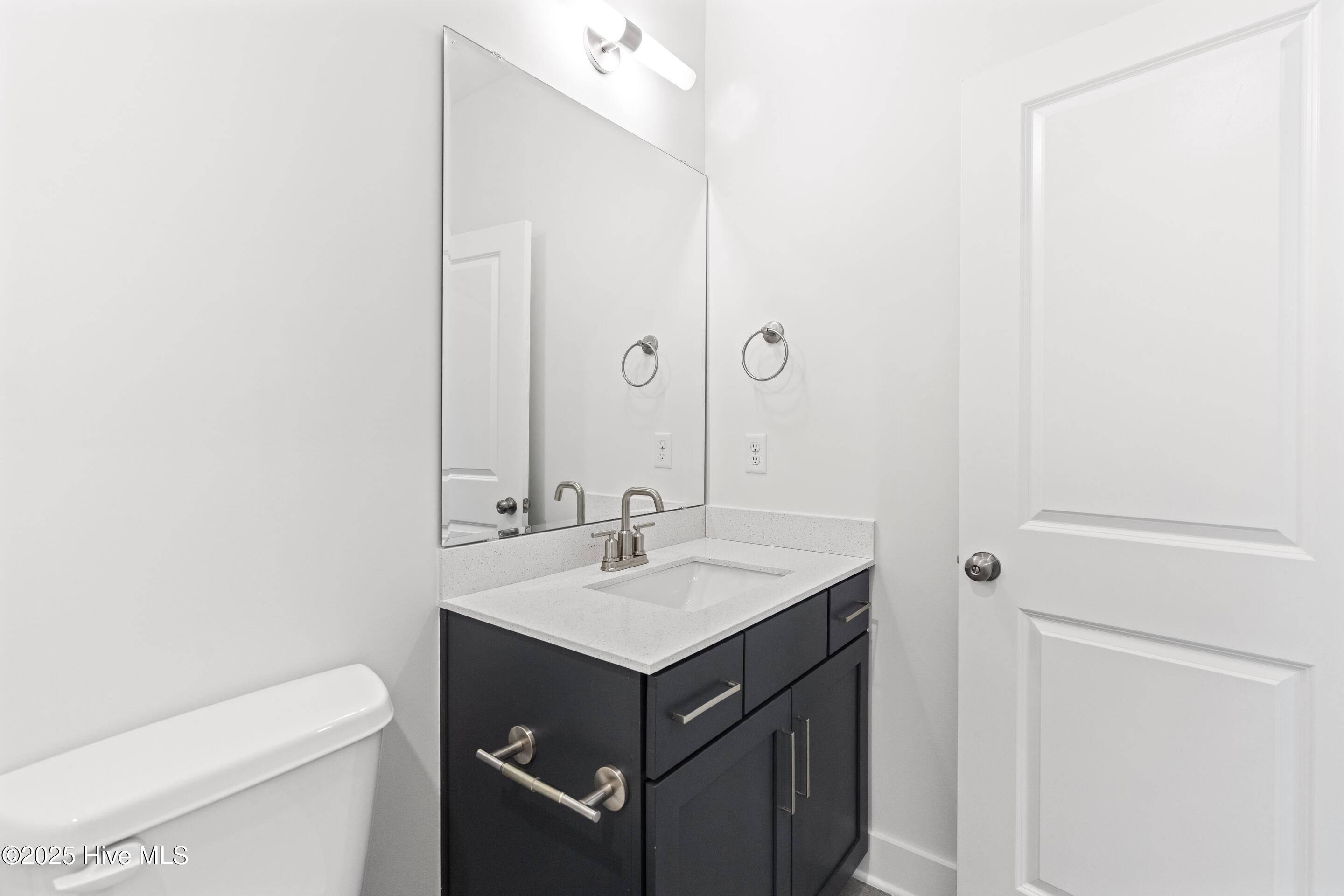 100530900 | Photo 25