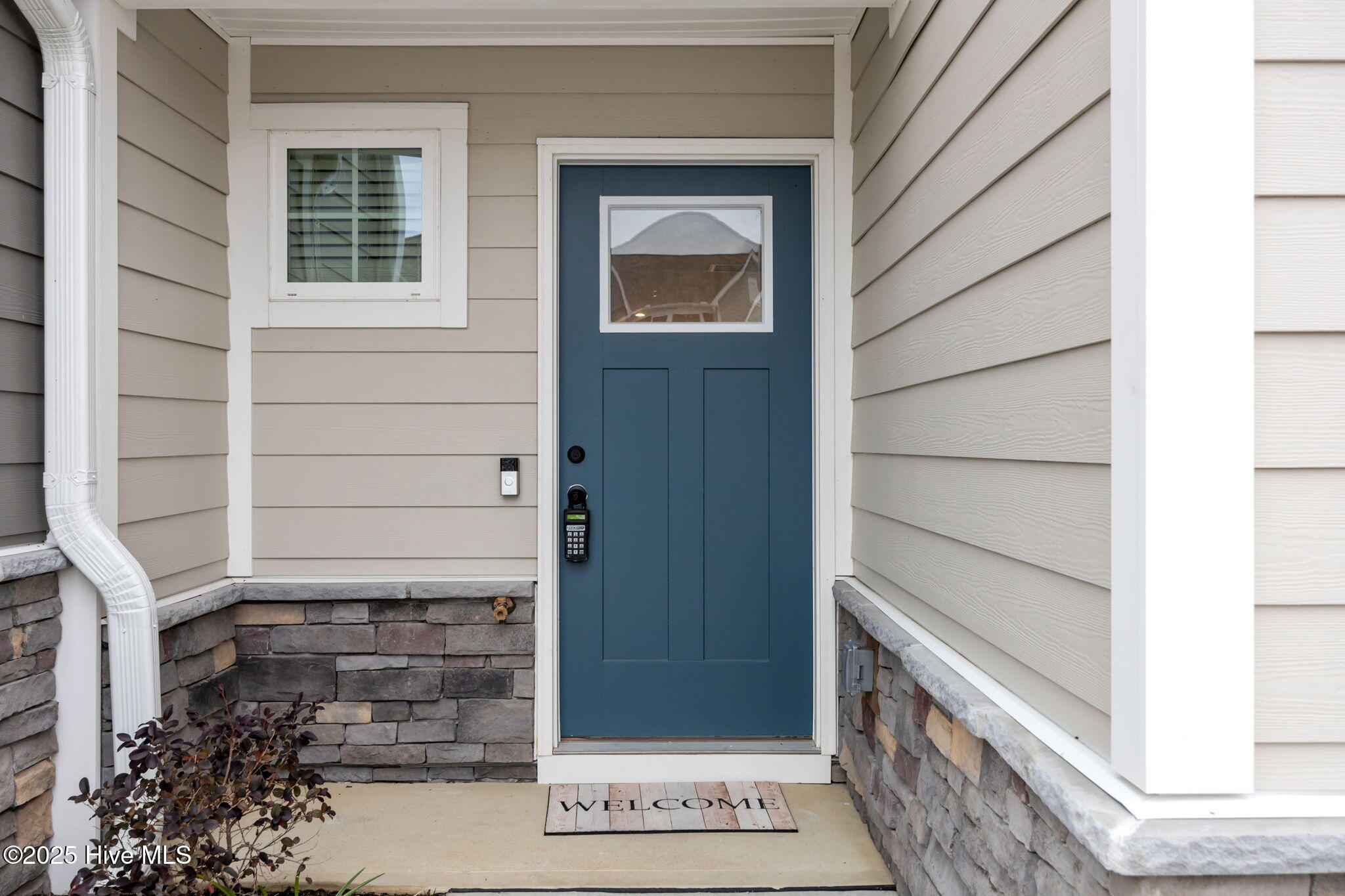 100546281 | Photo 50