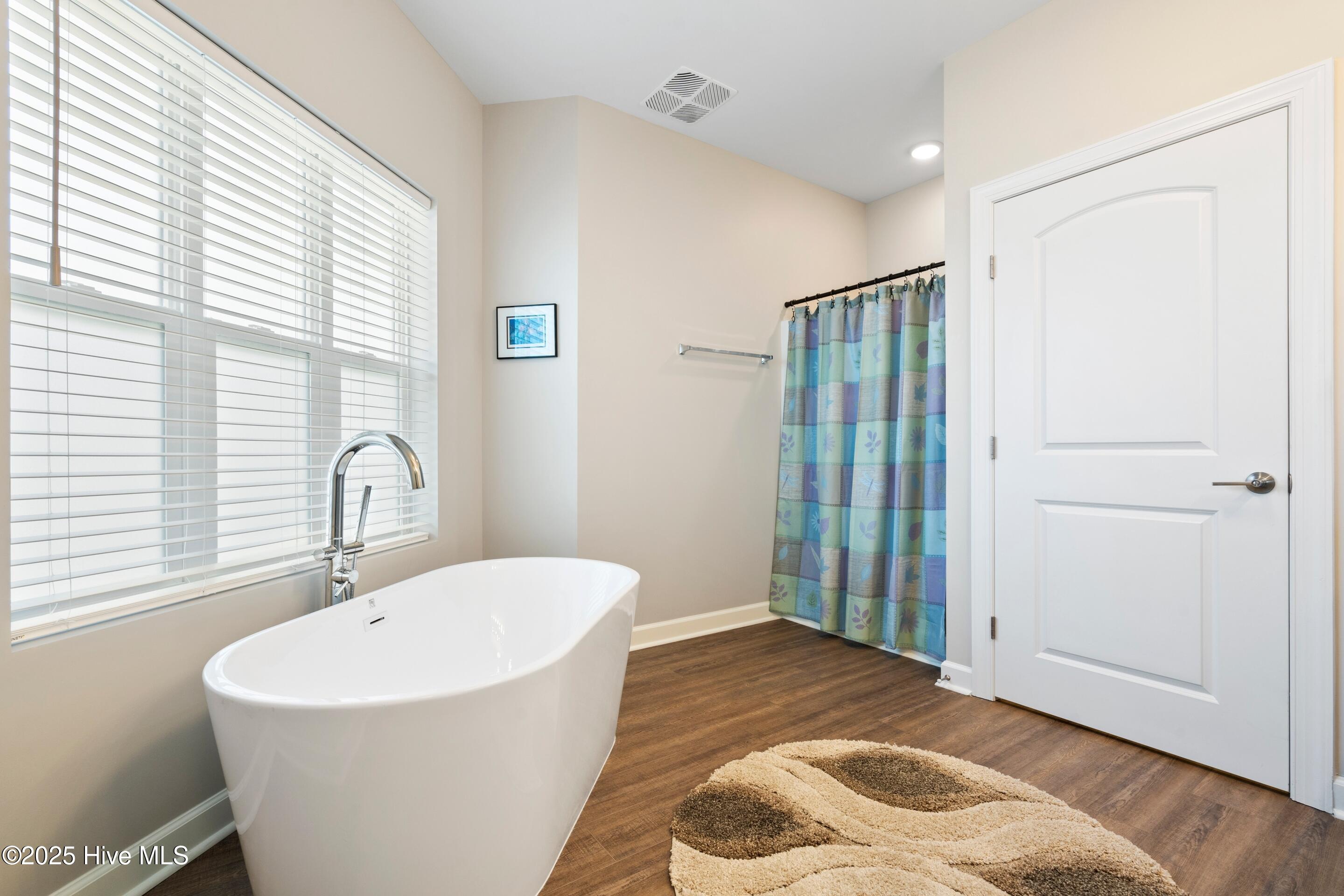 100542204 | Photo 23