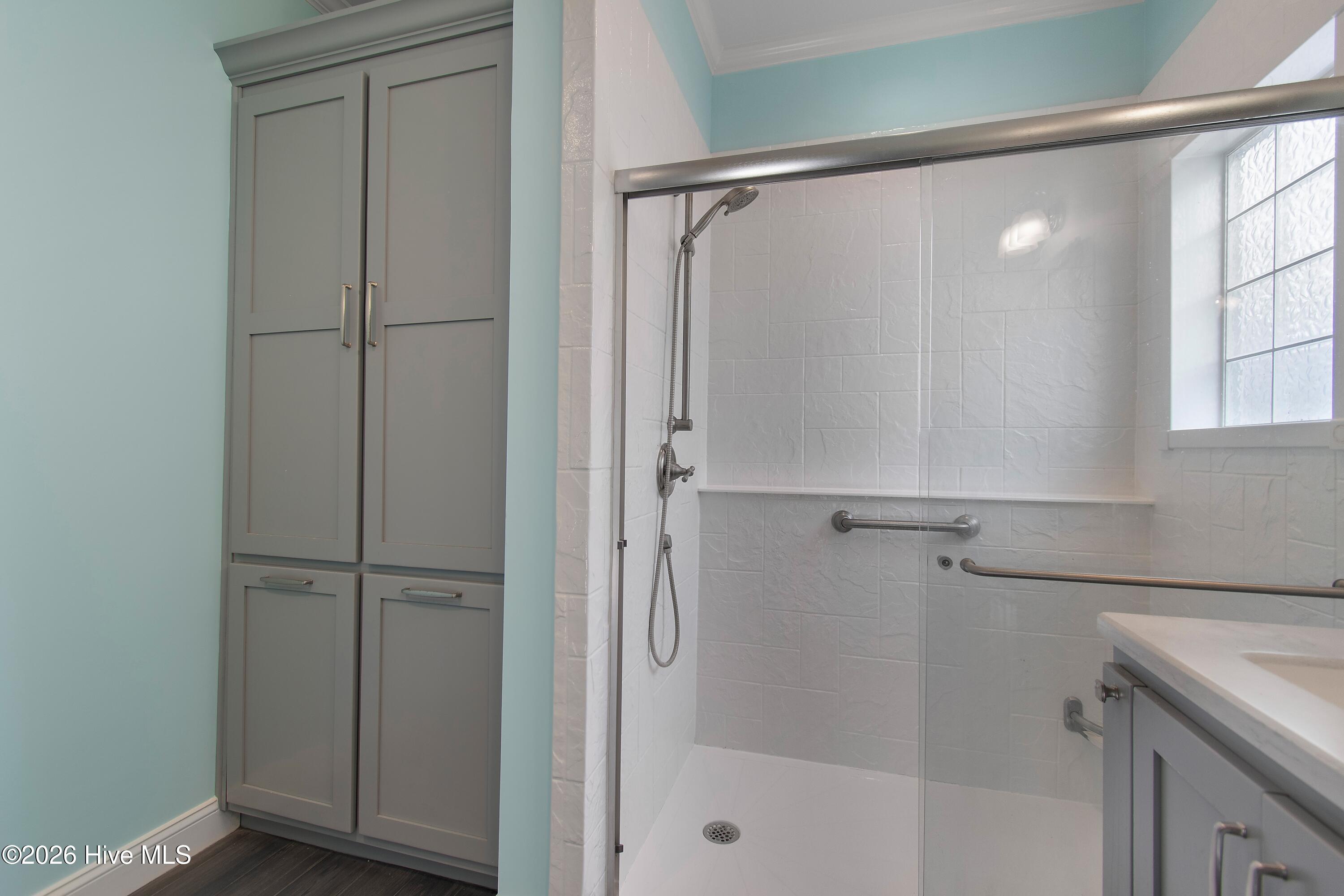 100562545 | Photo 28