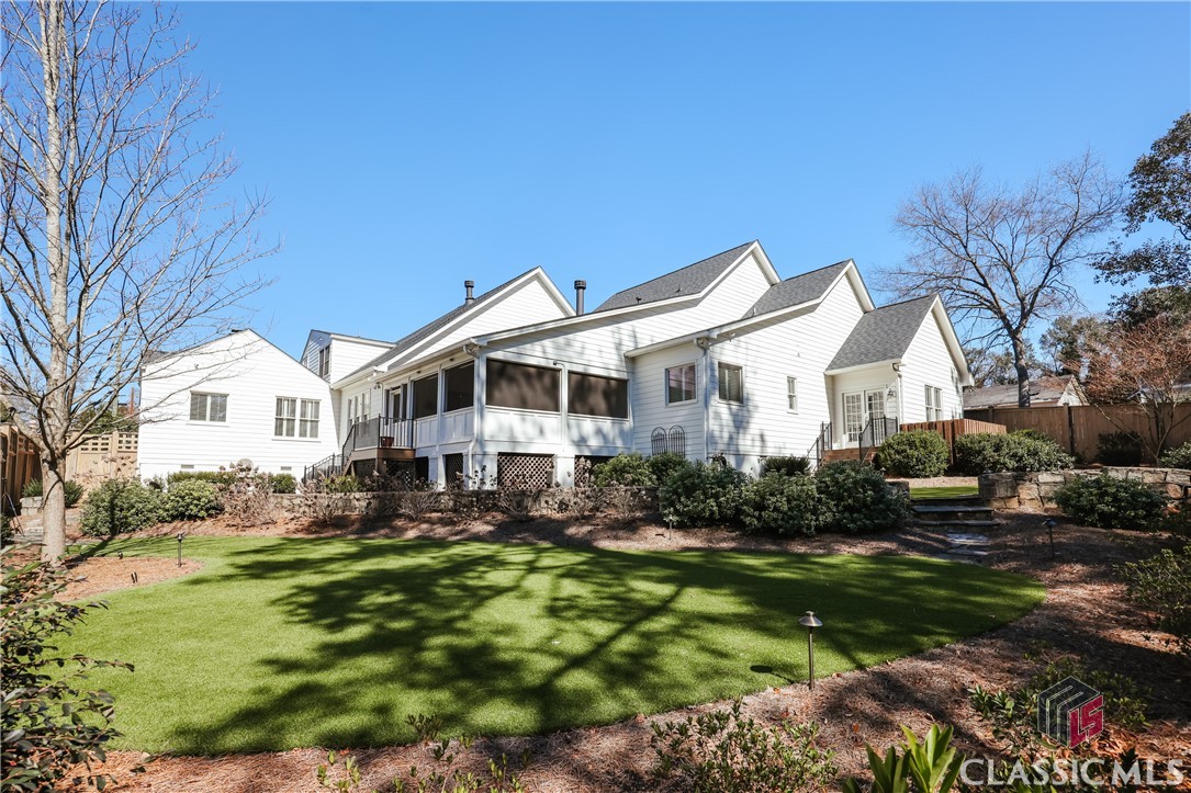 577 Cloverhurst Avenue W