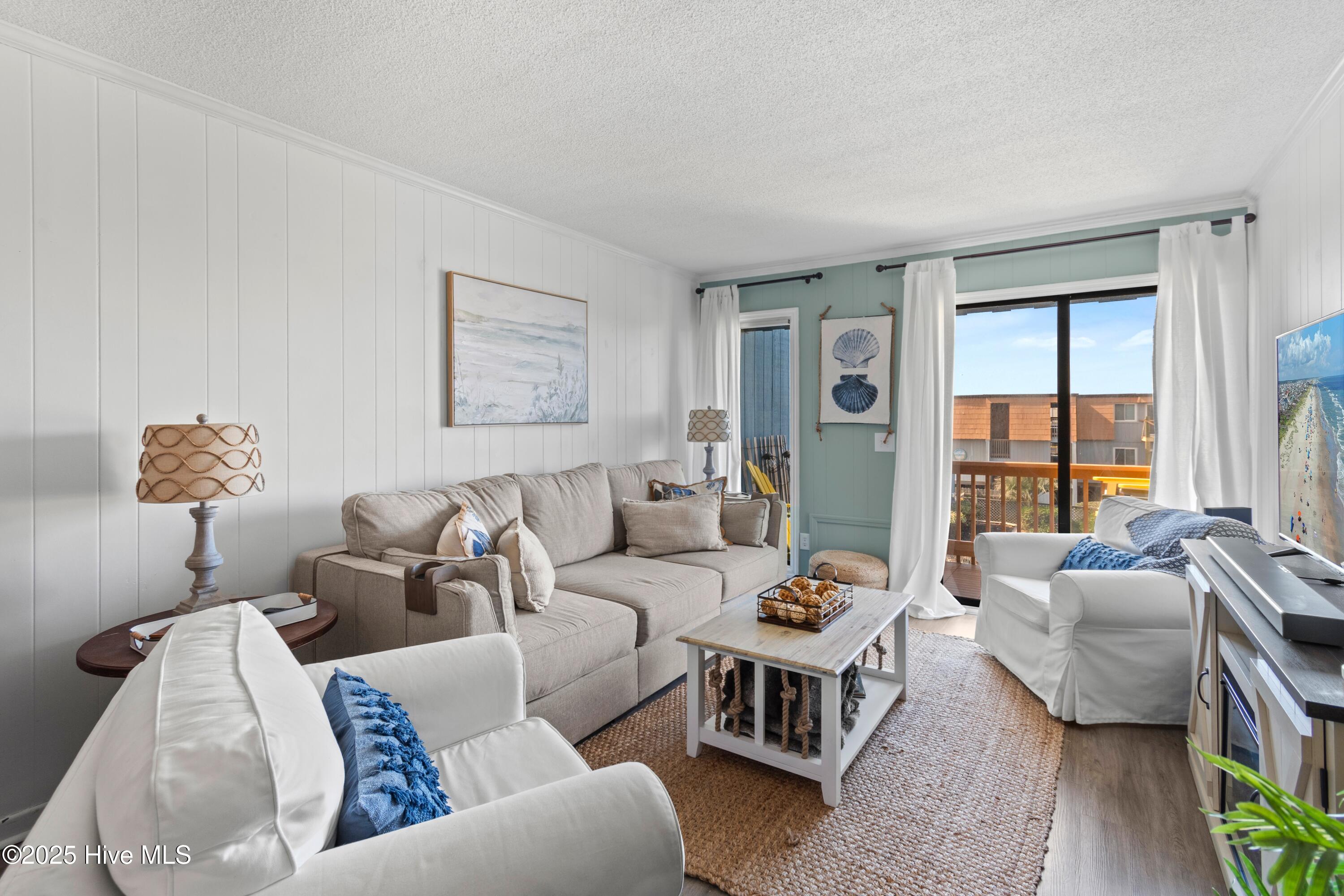 100492012 | Photo 10