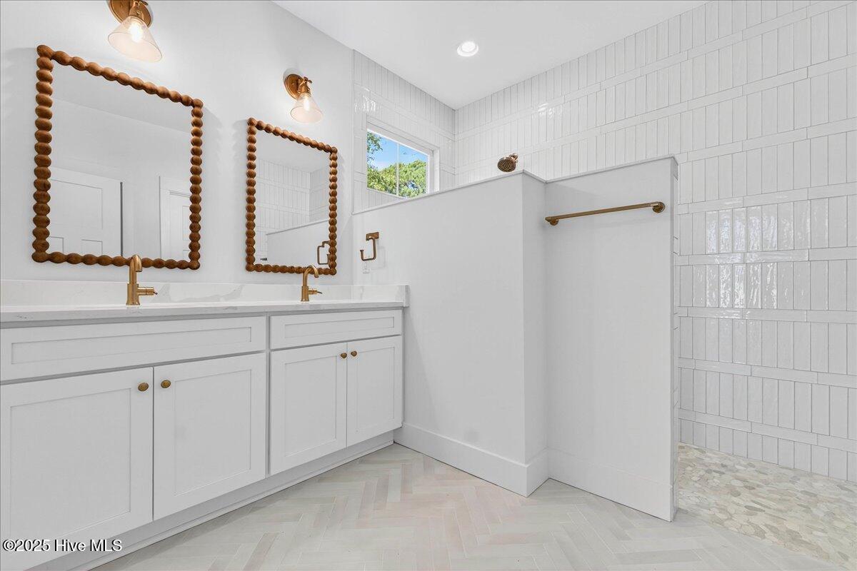 100489507 | Photo 50