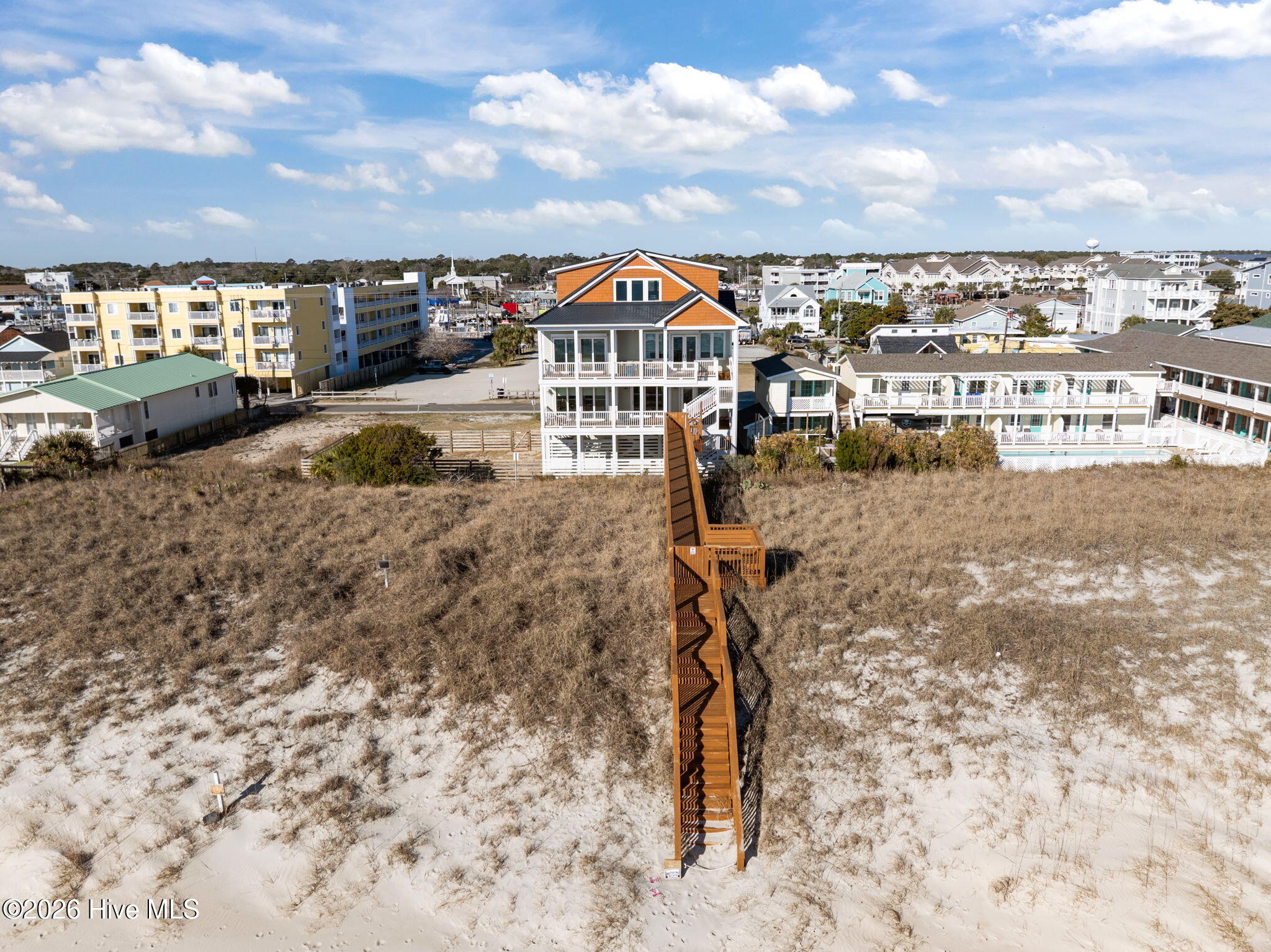 100554611 | Photo 35