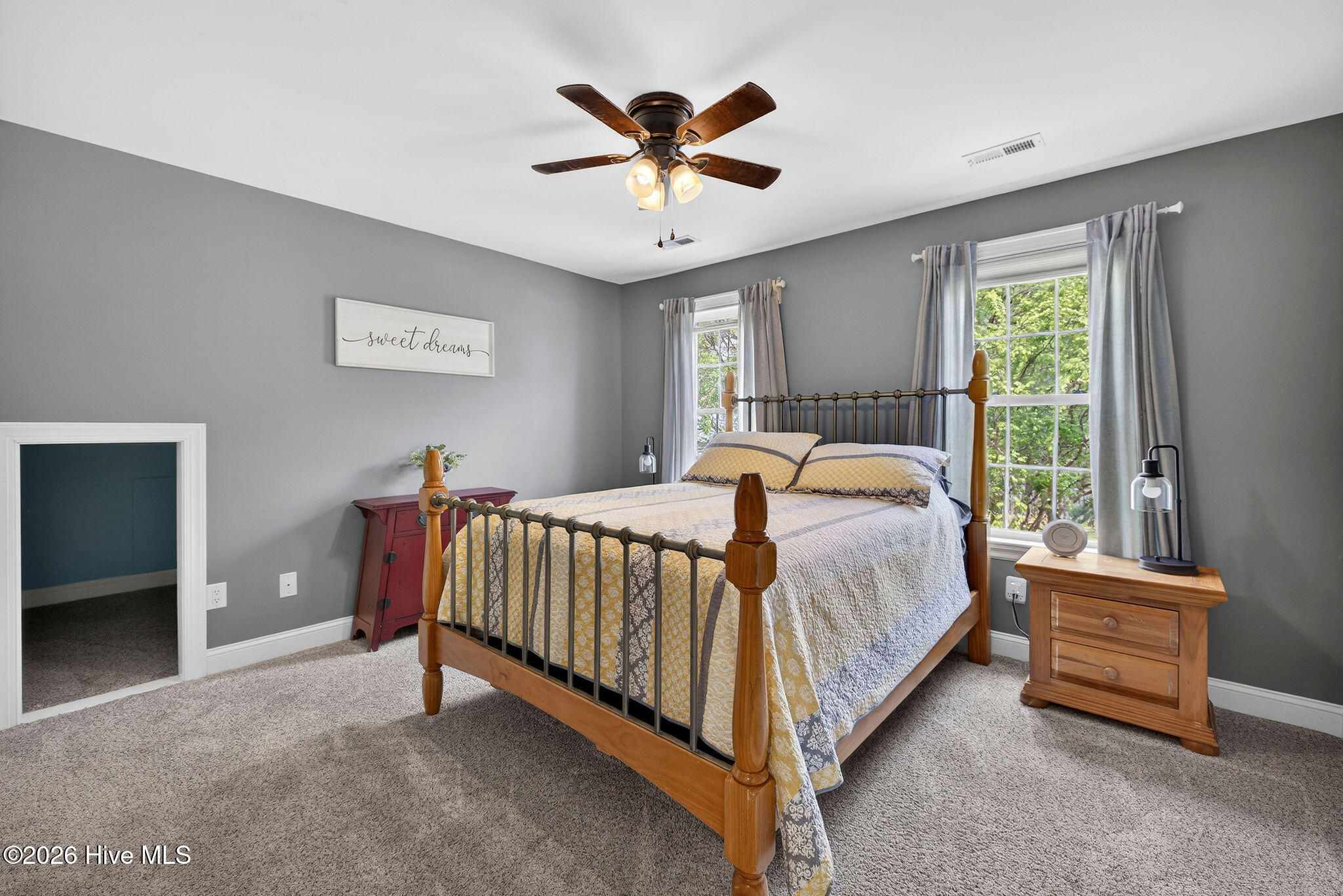 100563131 | Photo 38