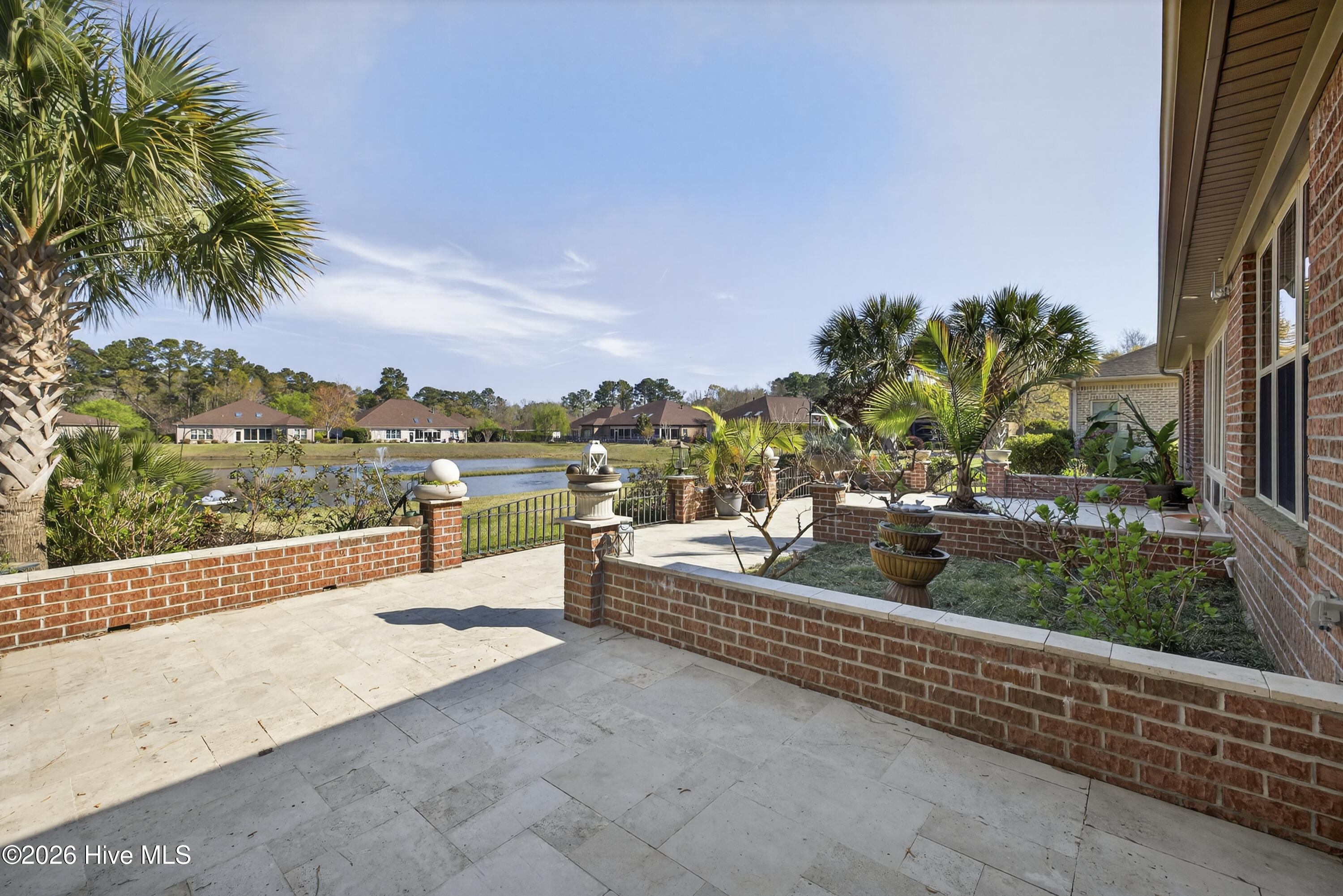 100562254 | Photo 26