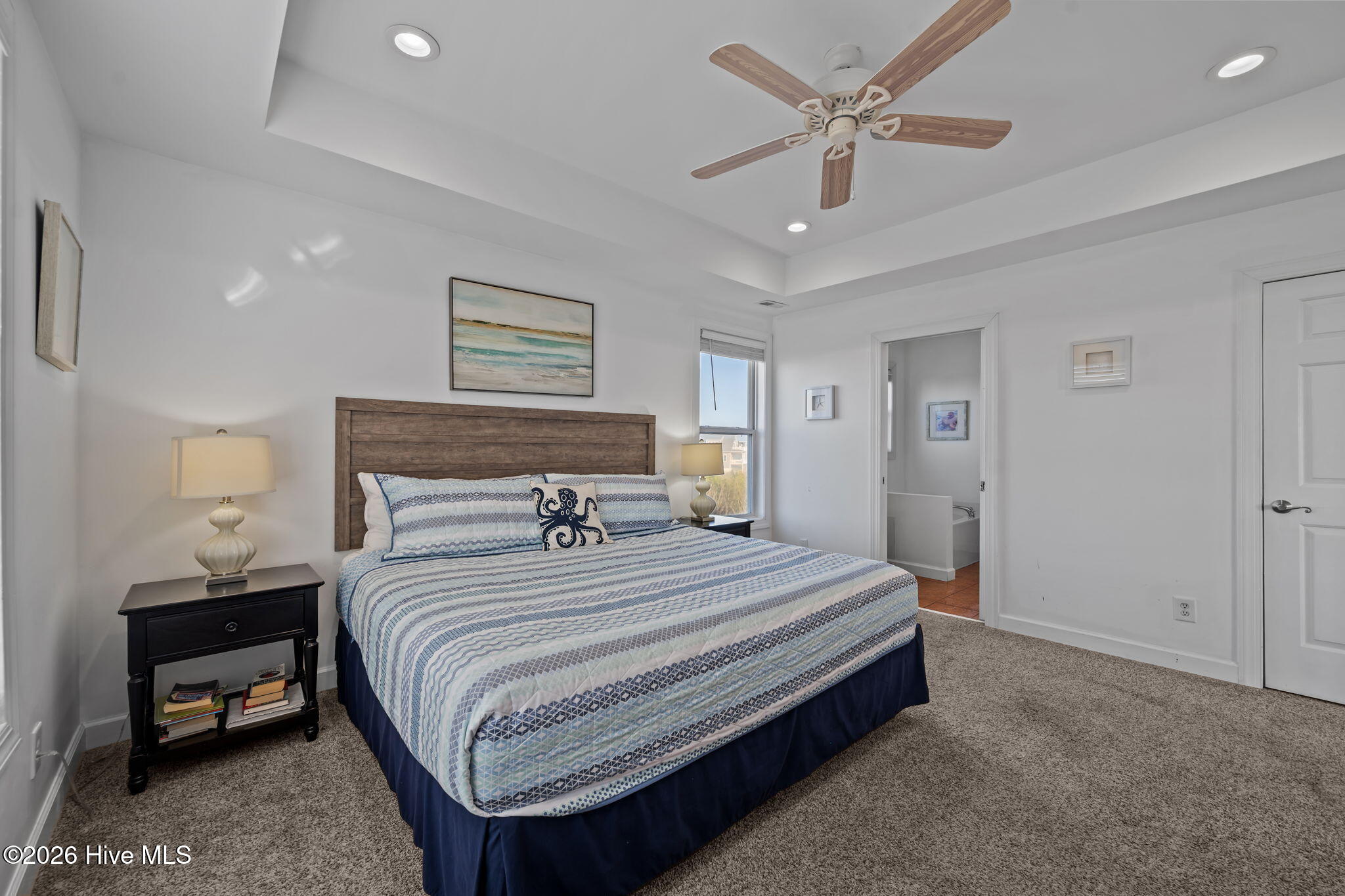 100565208 | Photo 28