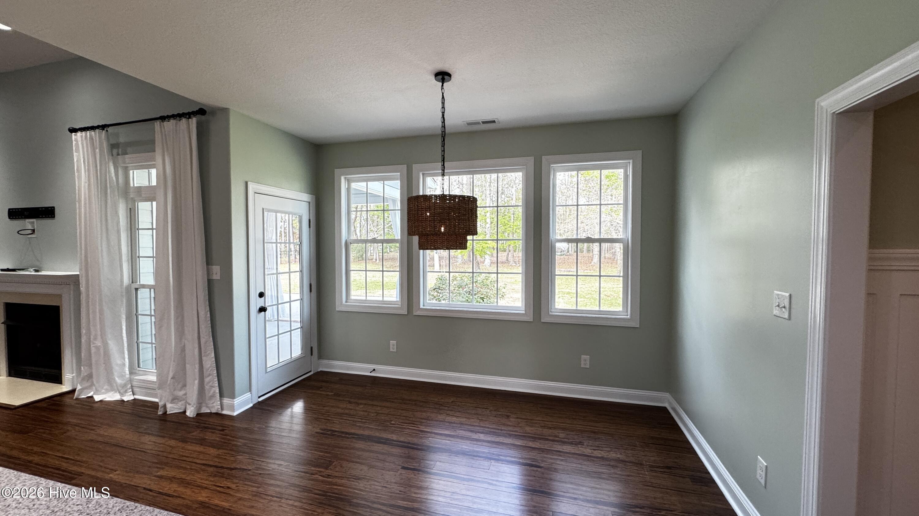 100565264 | Photo 27