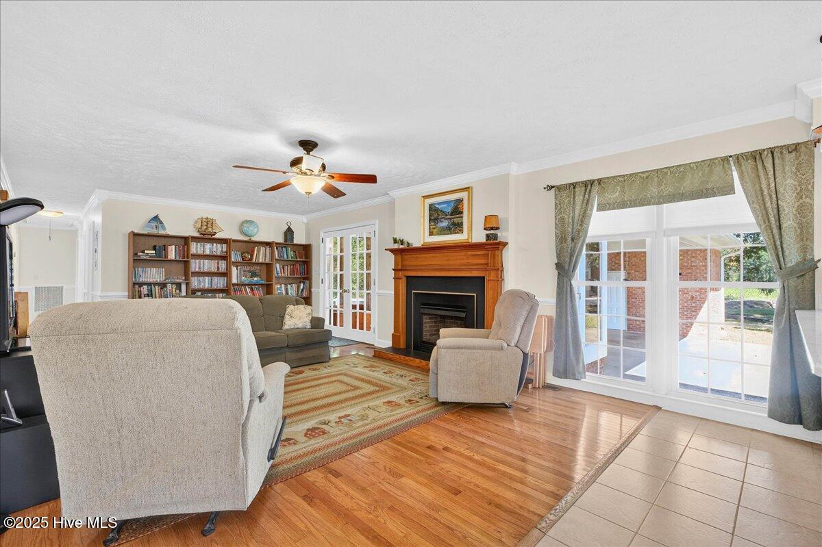 100533045 | Photo 31