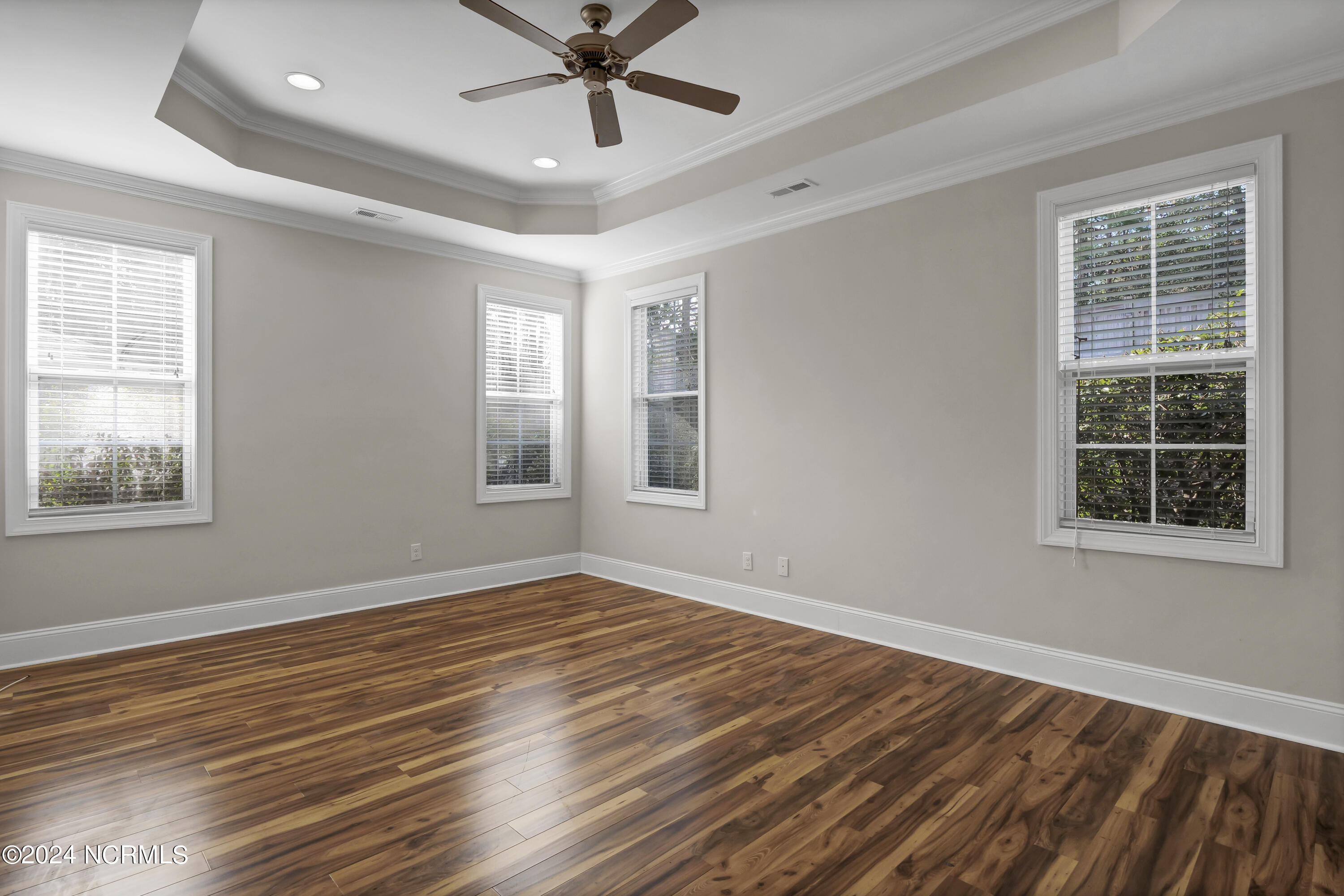 100547498 | Photo 13