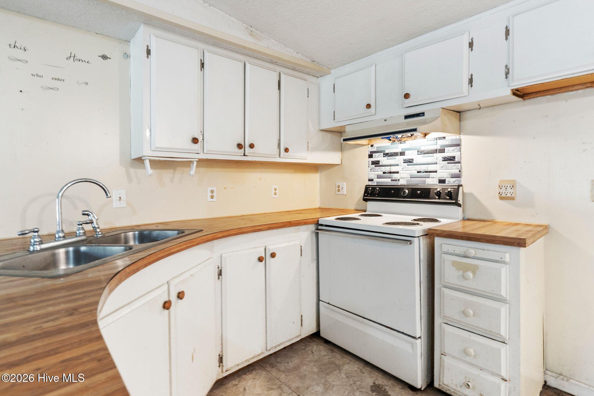 100555991 | Photo 25