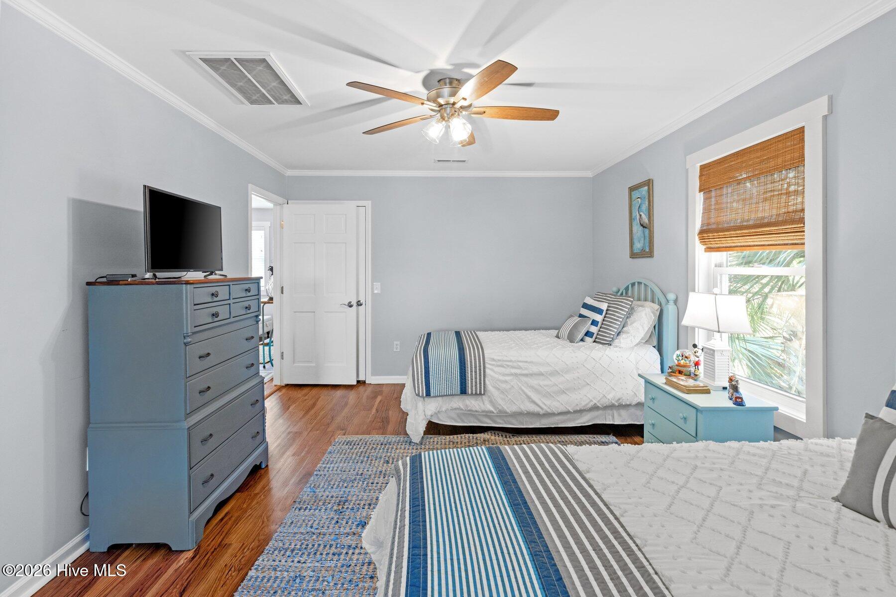 100559463 | Photo 35