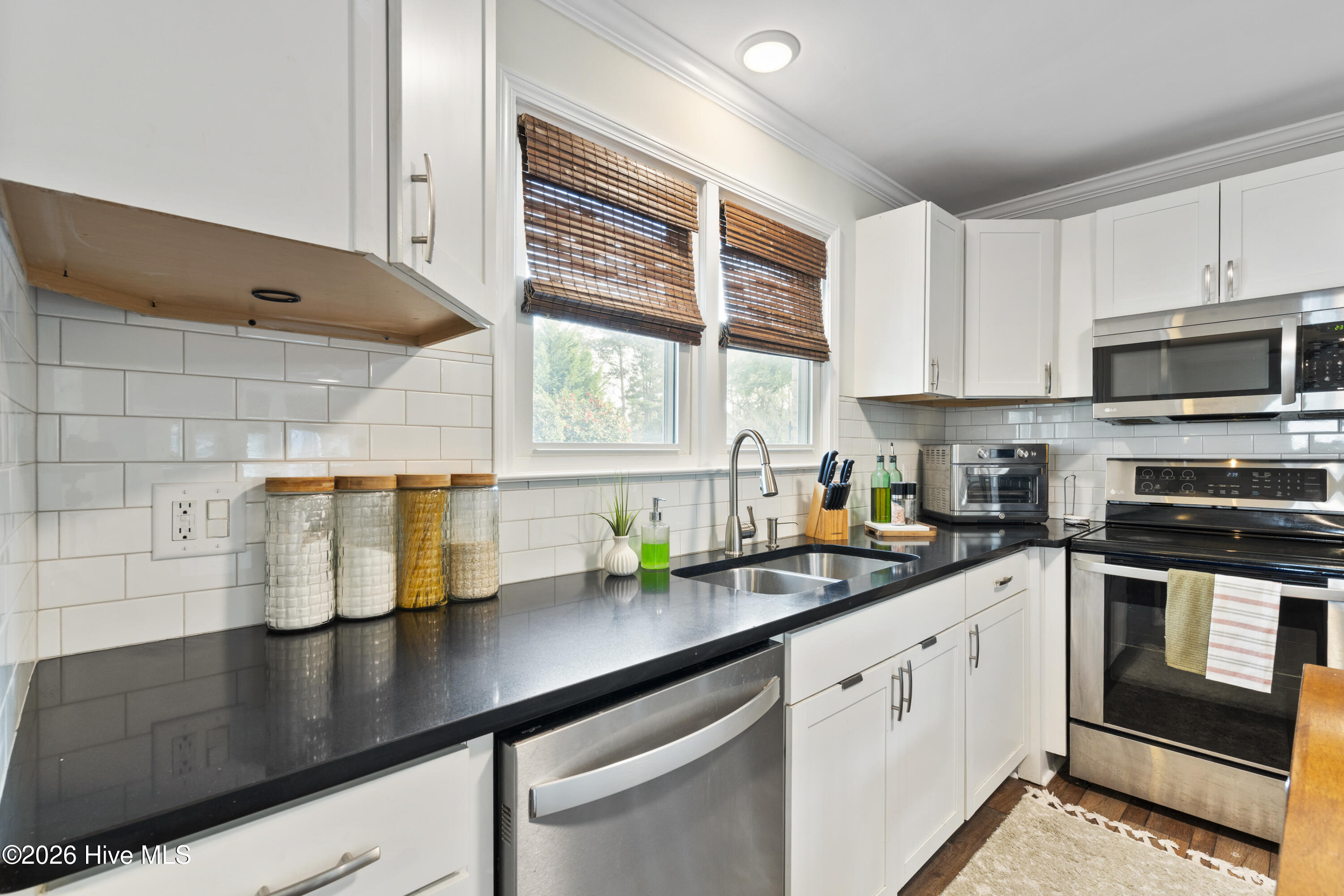 100555391 | Photo 18