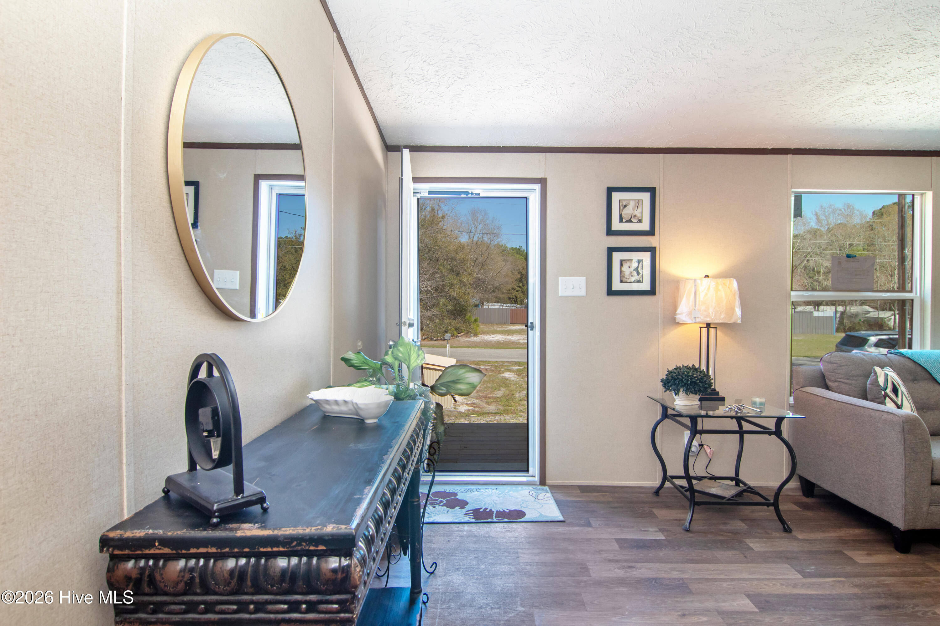 100563210 | Photo 13