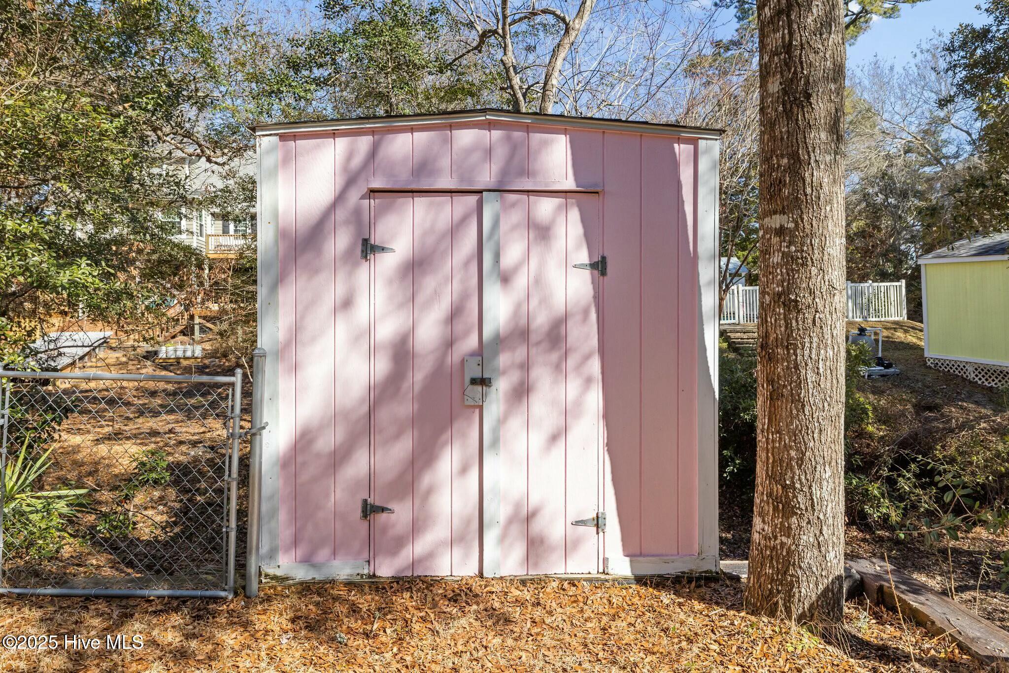 100490035 | Photo 10