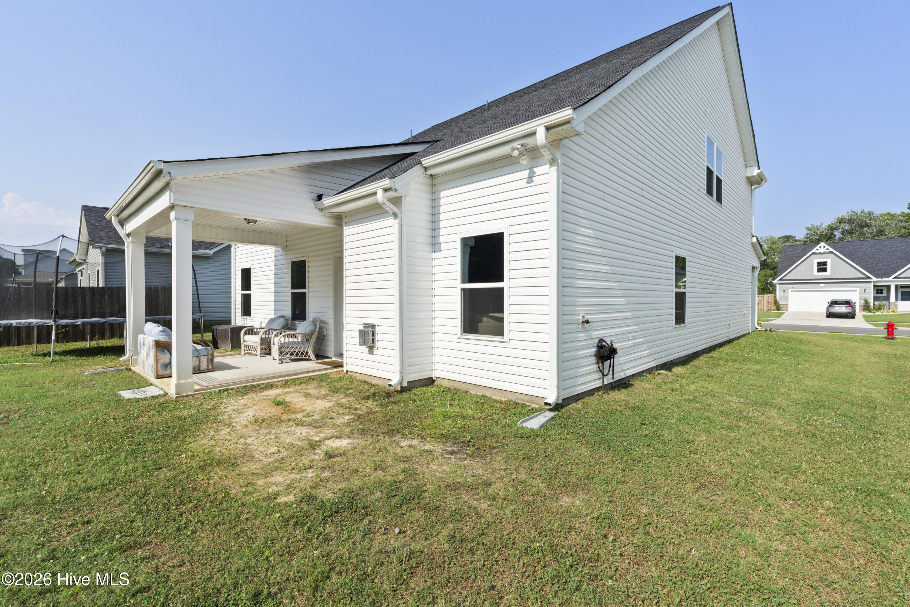 100564295 | Photo 58