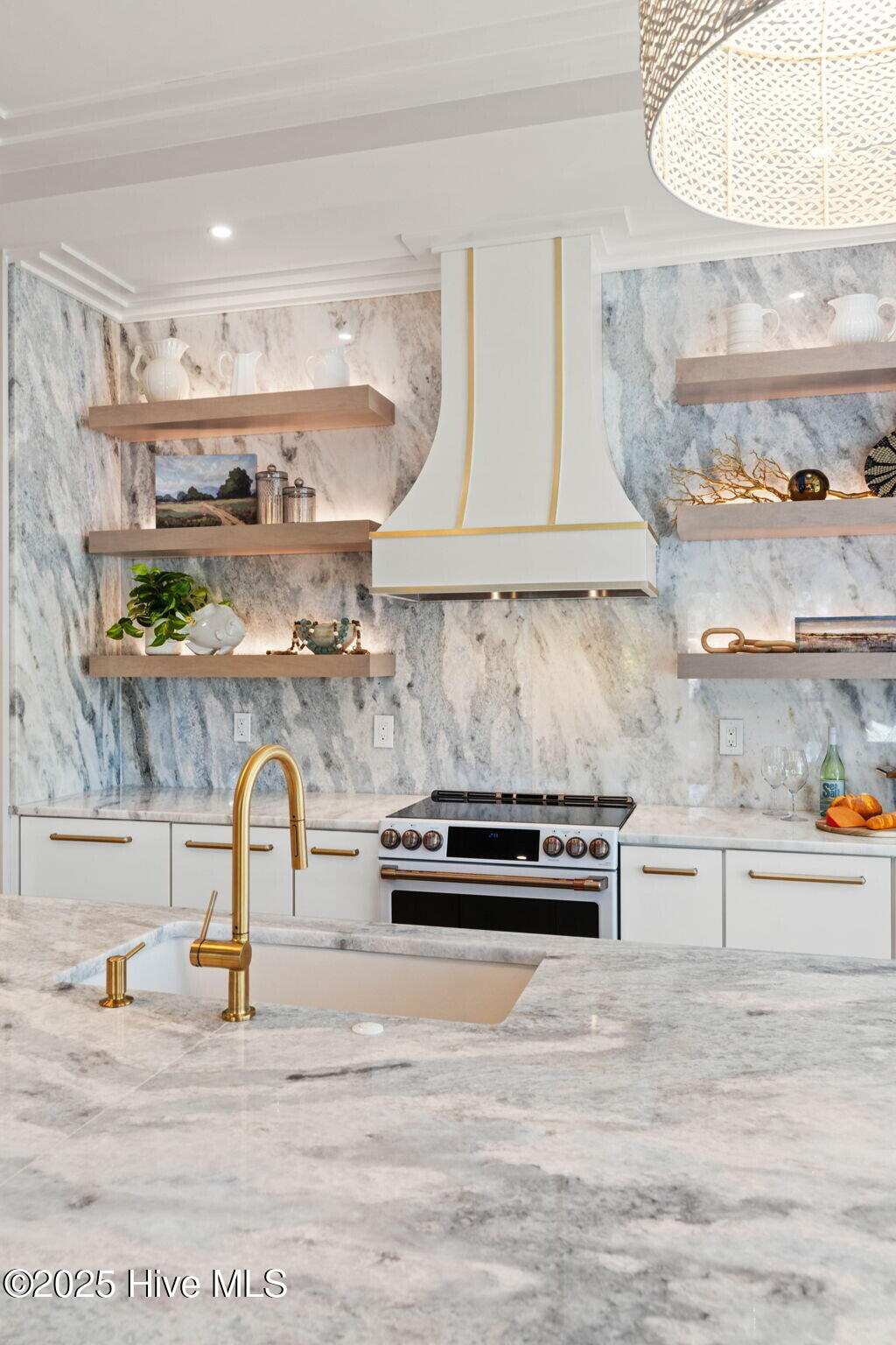 100516902 | Photo 29