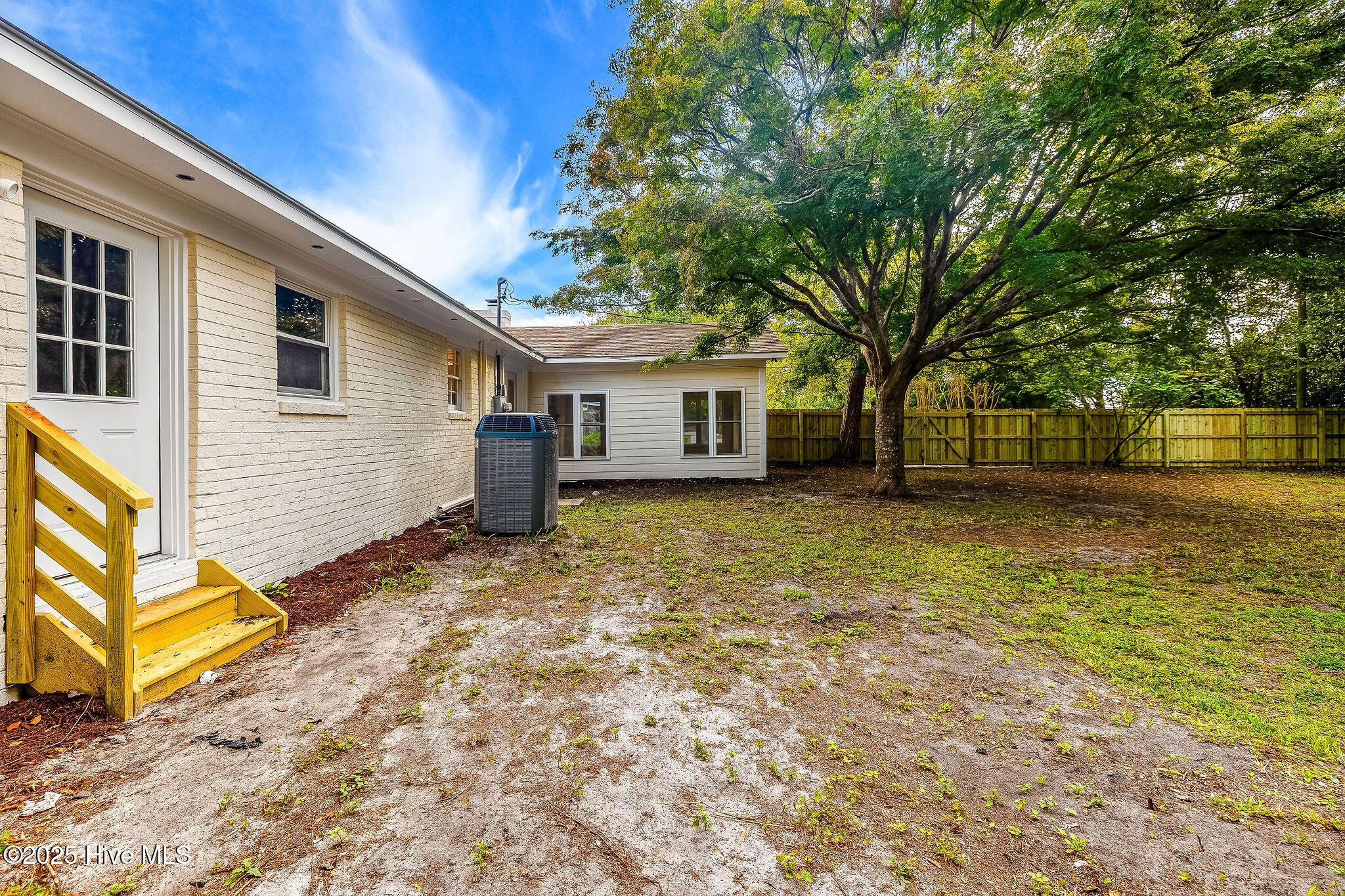 100529892 | Photo 40