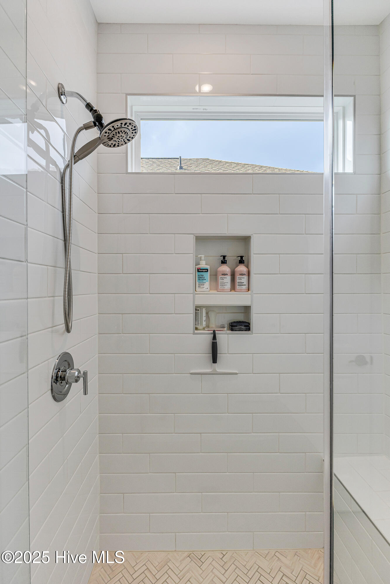 100543075 | Photo 10