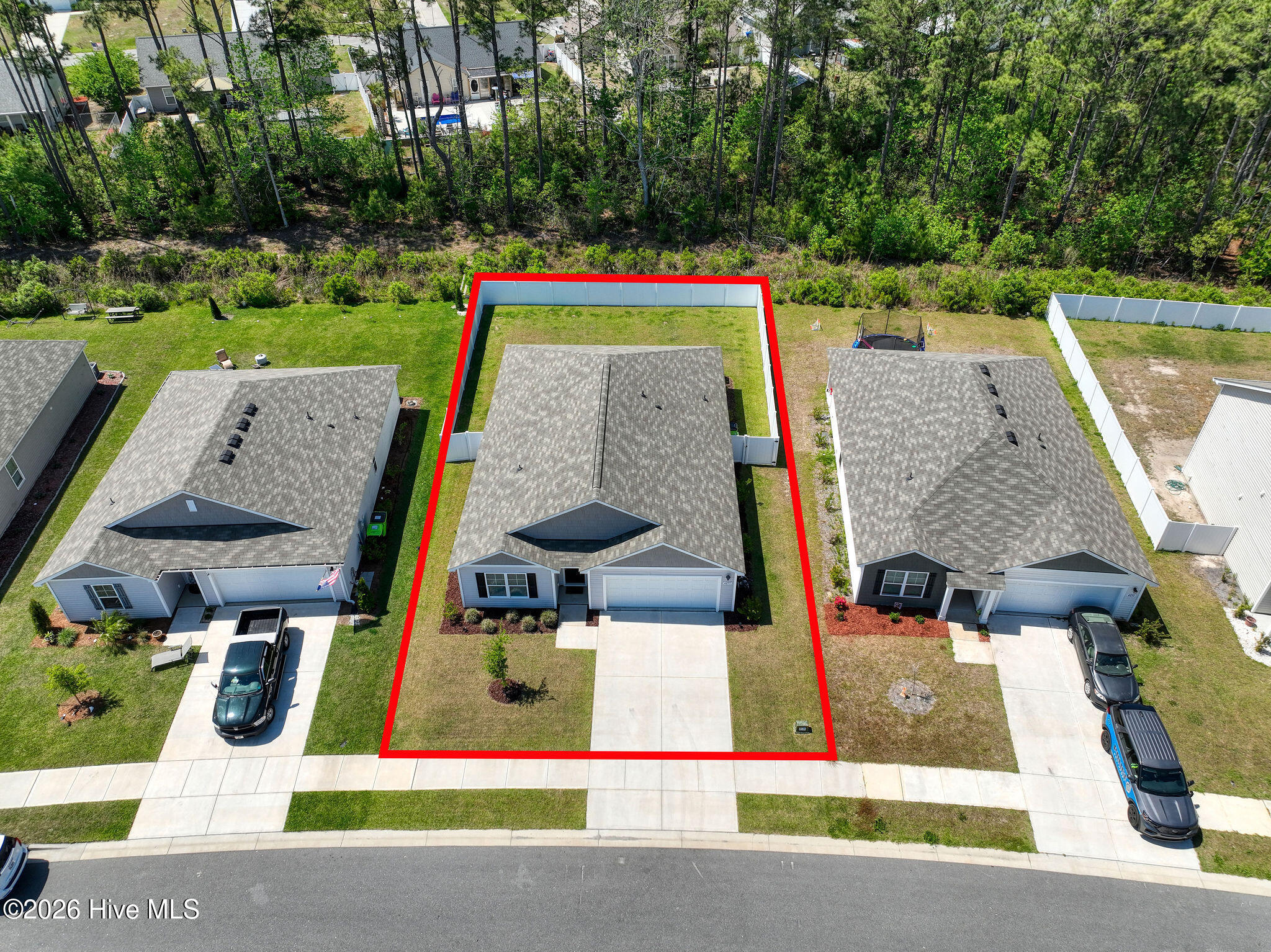 100568433 | Photo 35