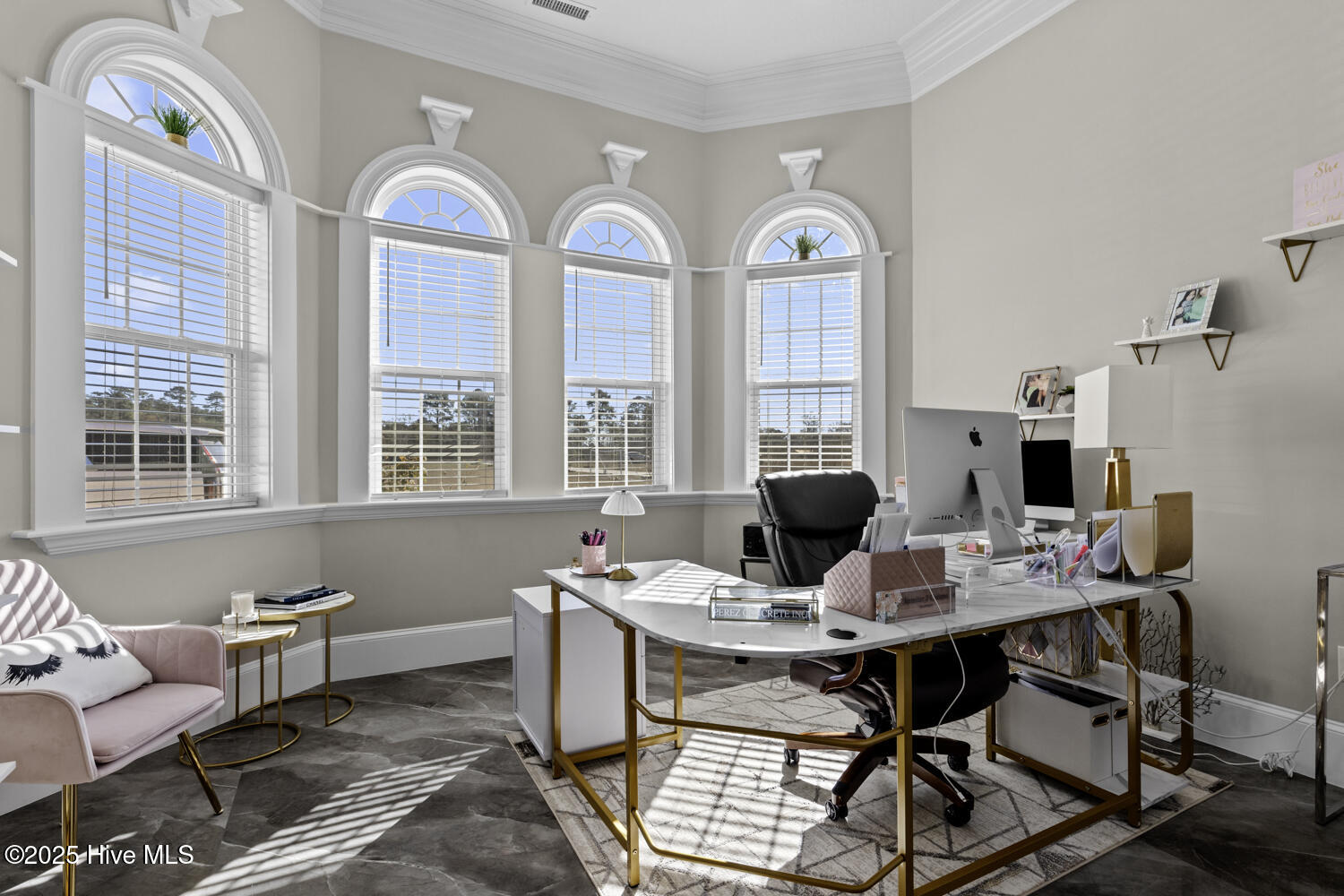 100546022 | Photo 46