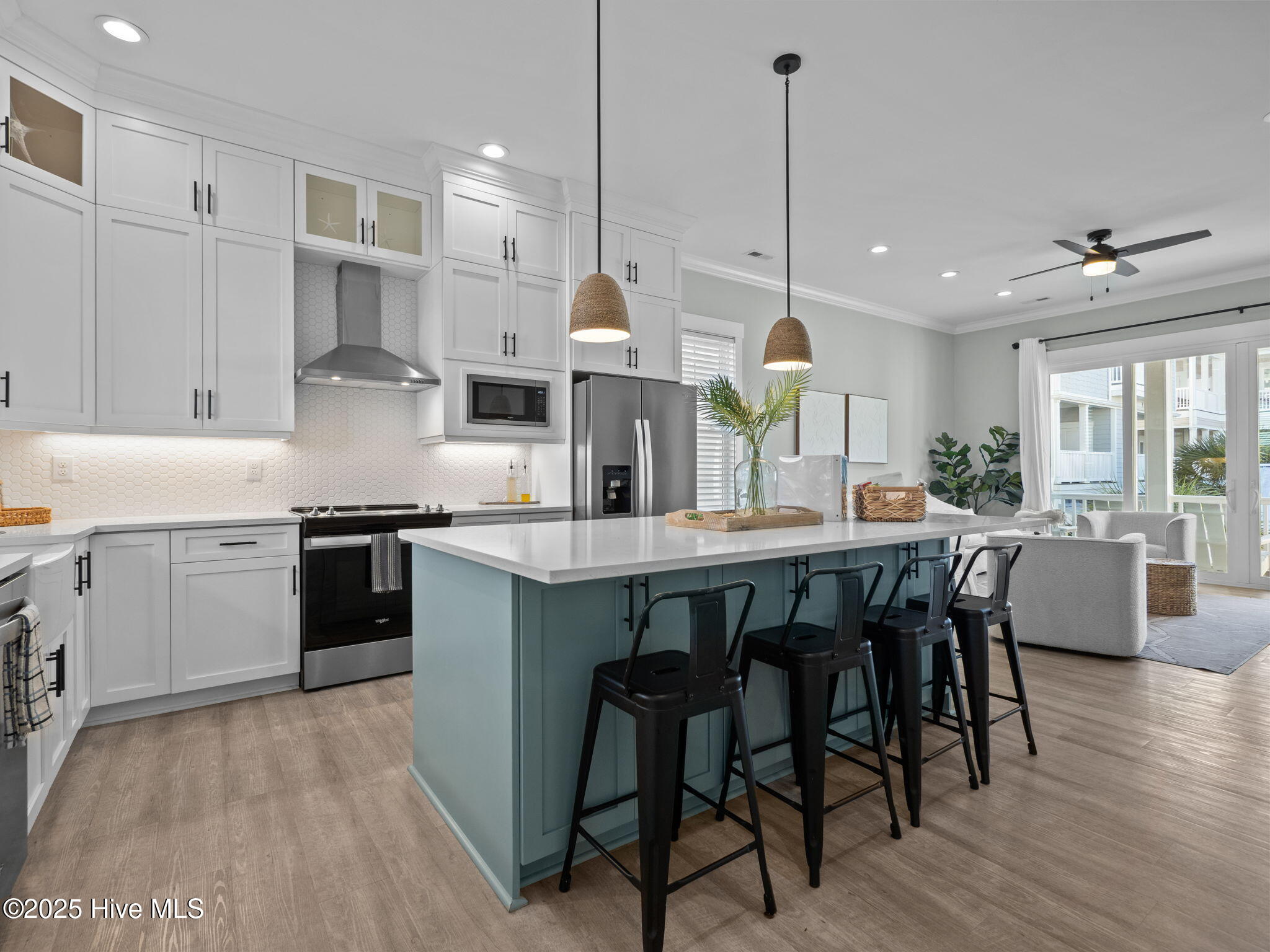 100535582 | Photo 25