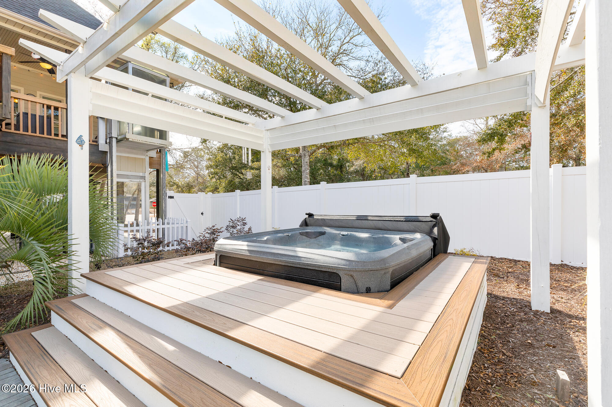 100554367 | Photo 53