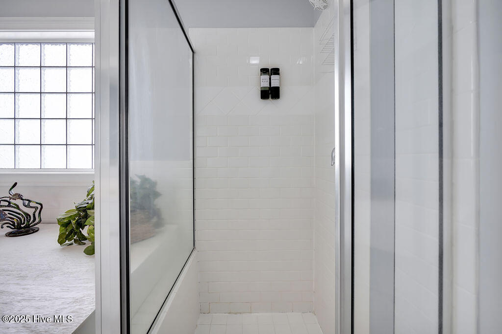 100531453 | Photo 36