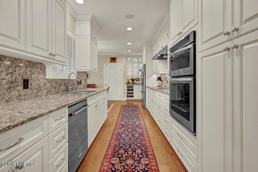 100561548 | Photo 22