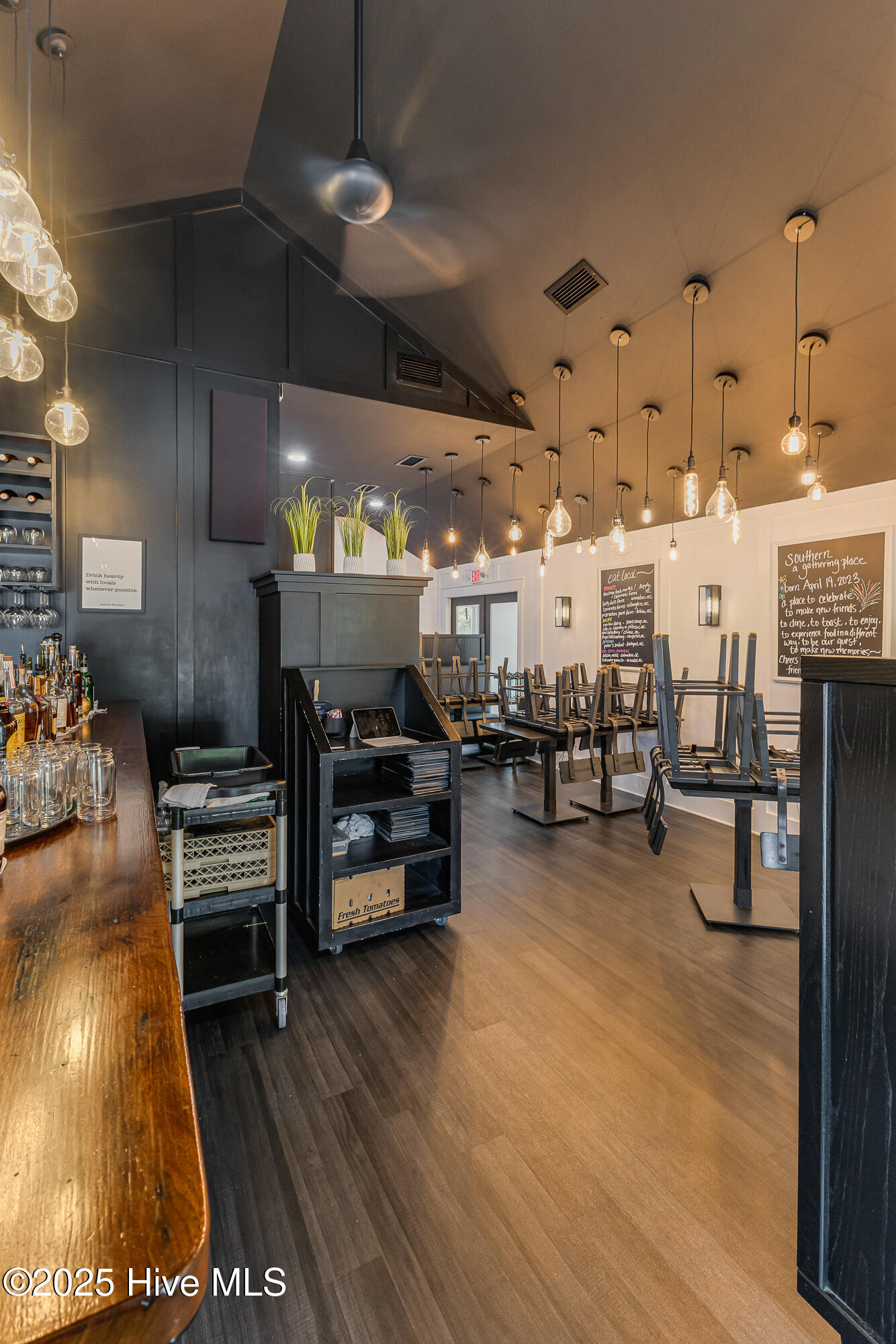 100509420 | Photo 10