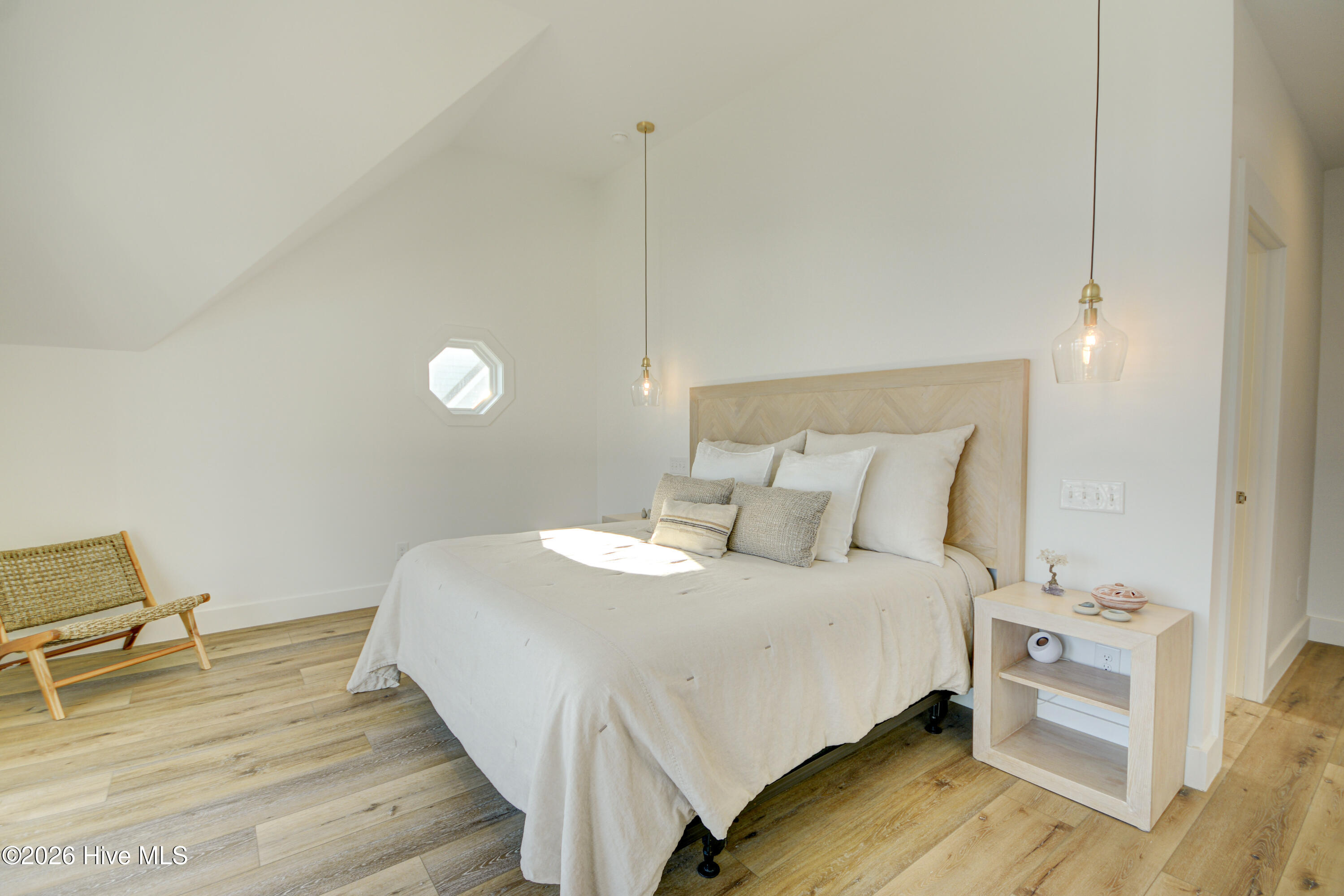 100556459 | Photo 19