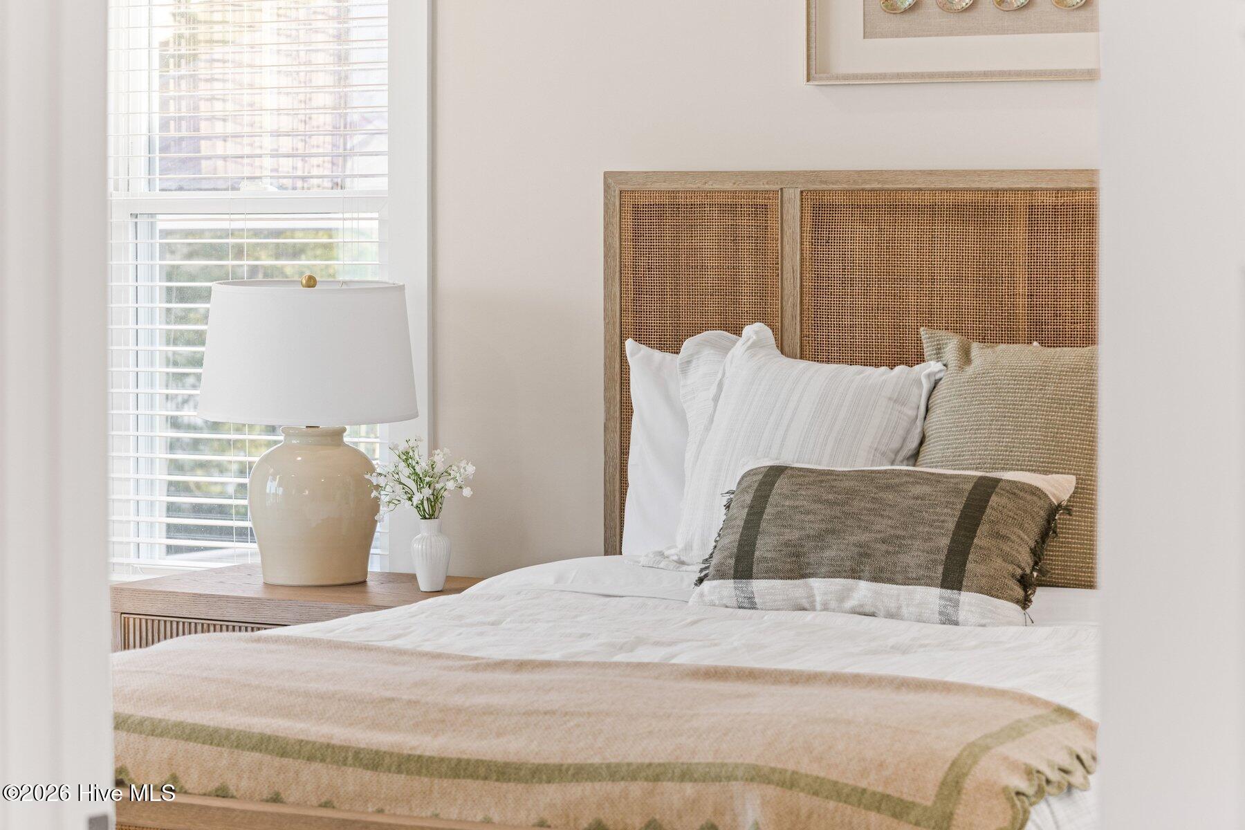 100561823 | Photo 21