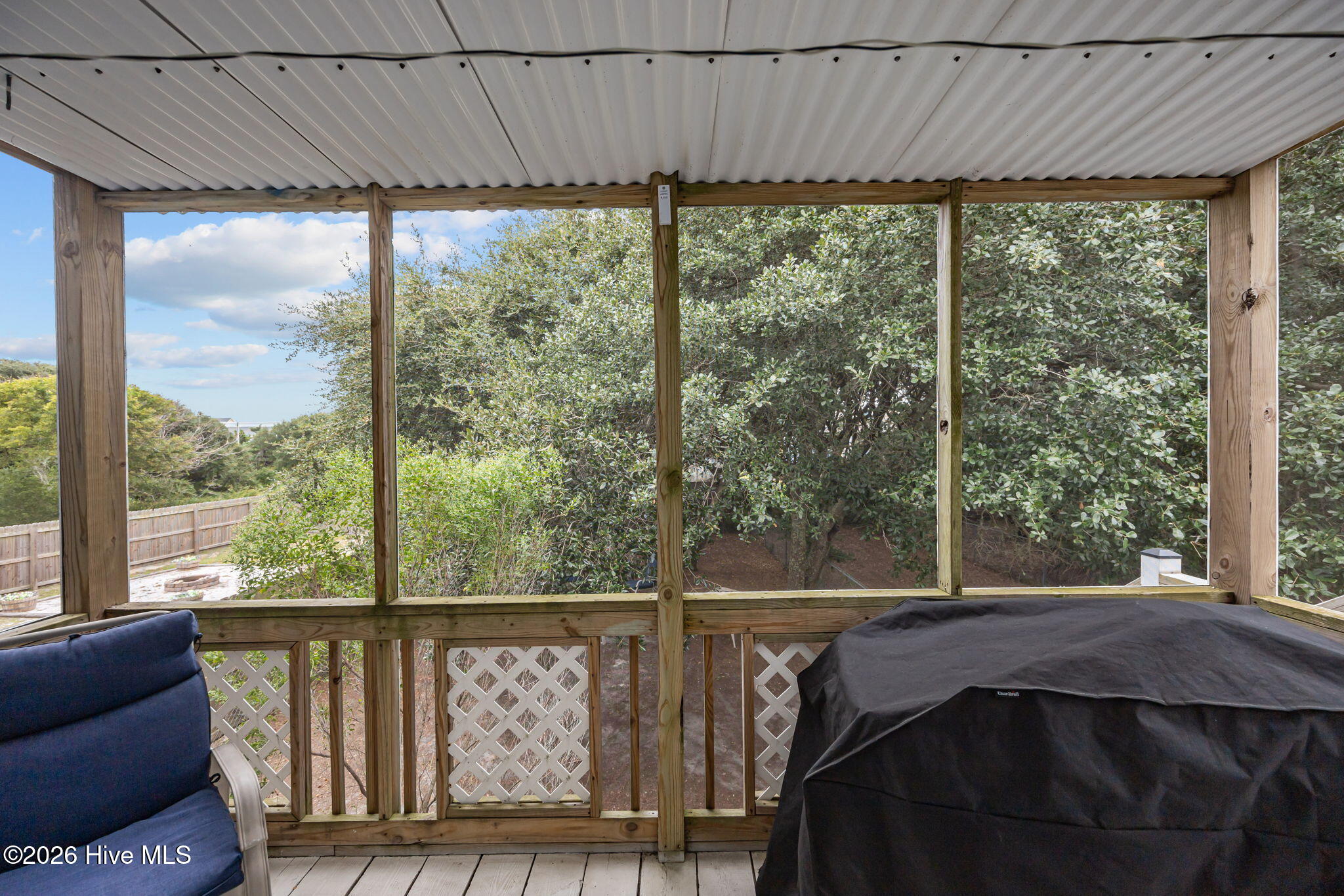 100551213 | Photo 43