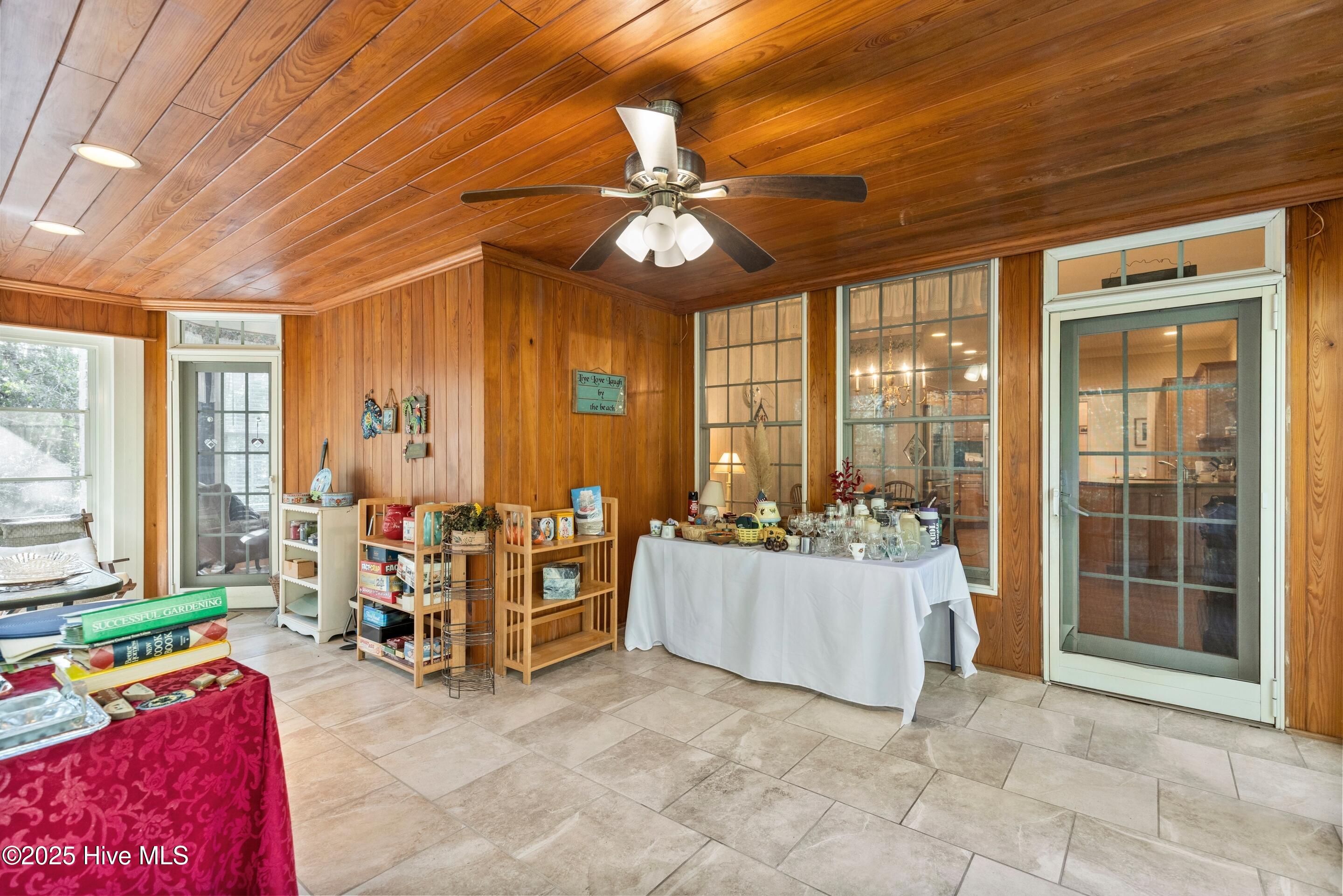 100536994 | Photo 31