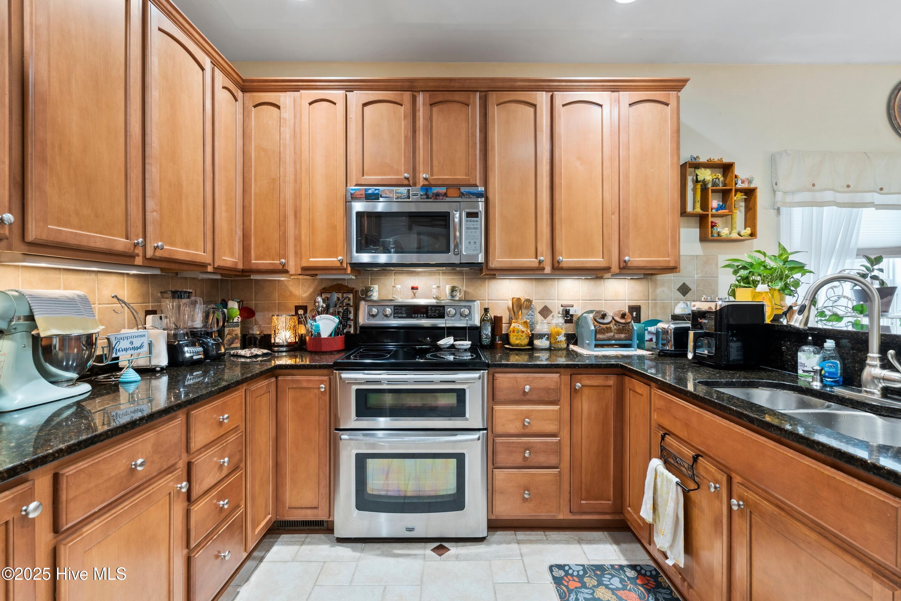 100522609 | Photo 15