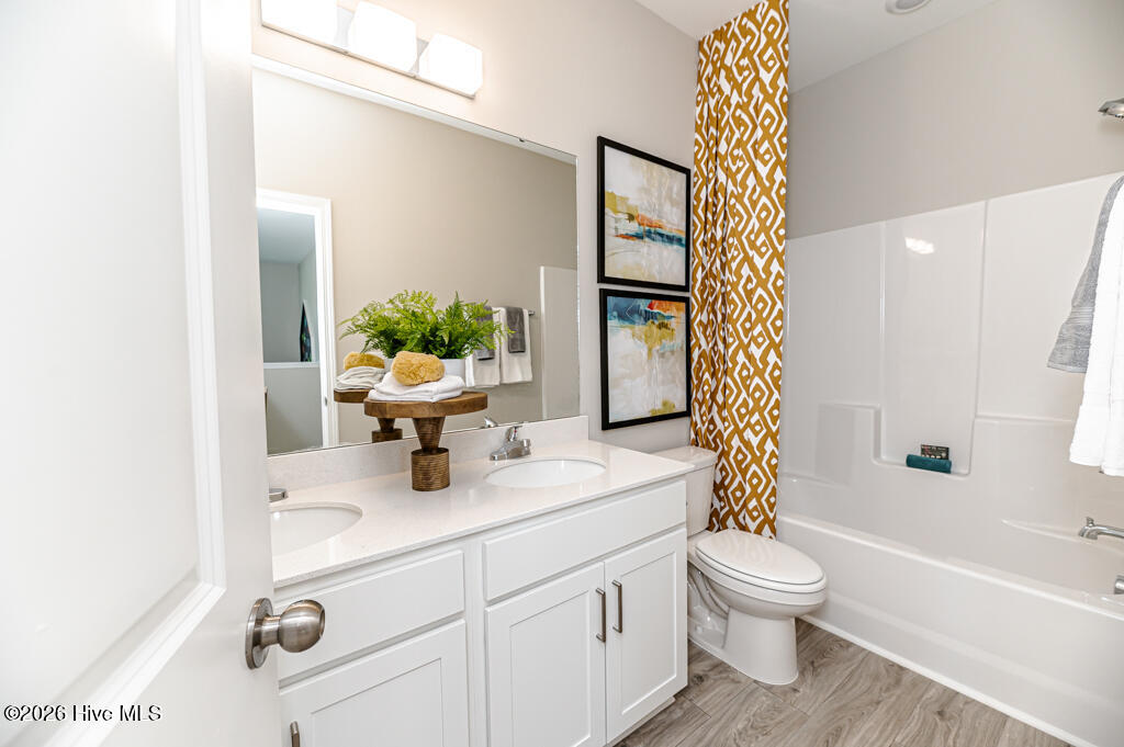 100550203 | Photo 12