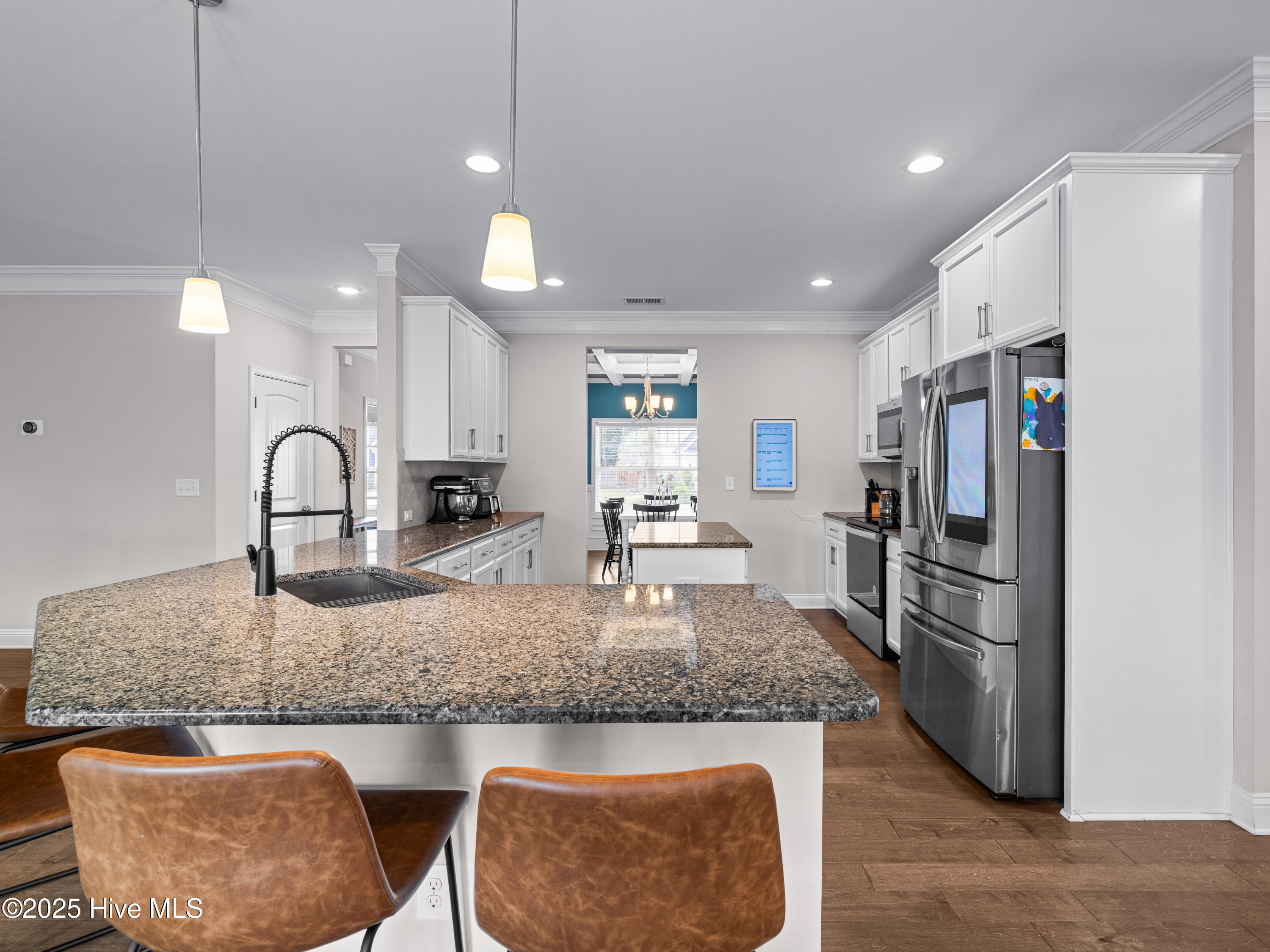 100535765 | Photo 34