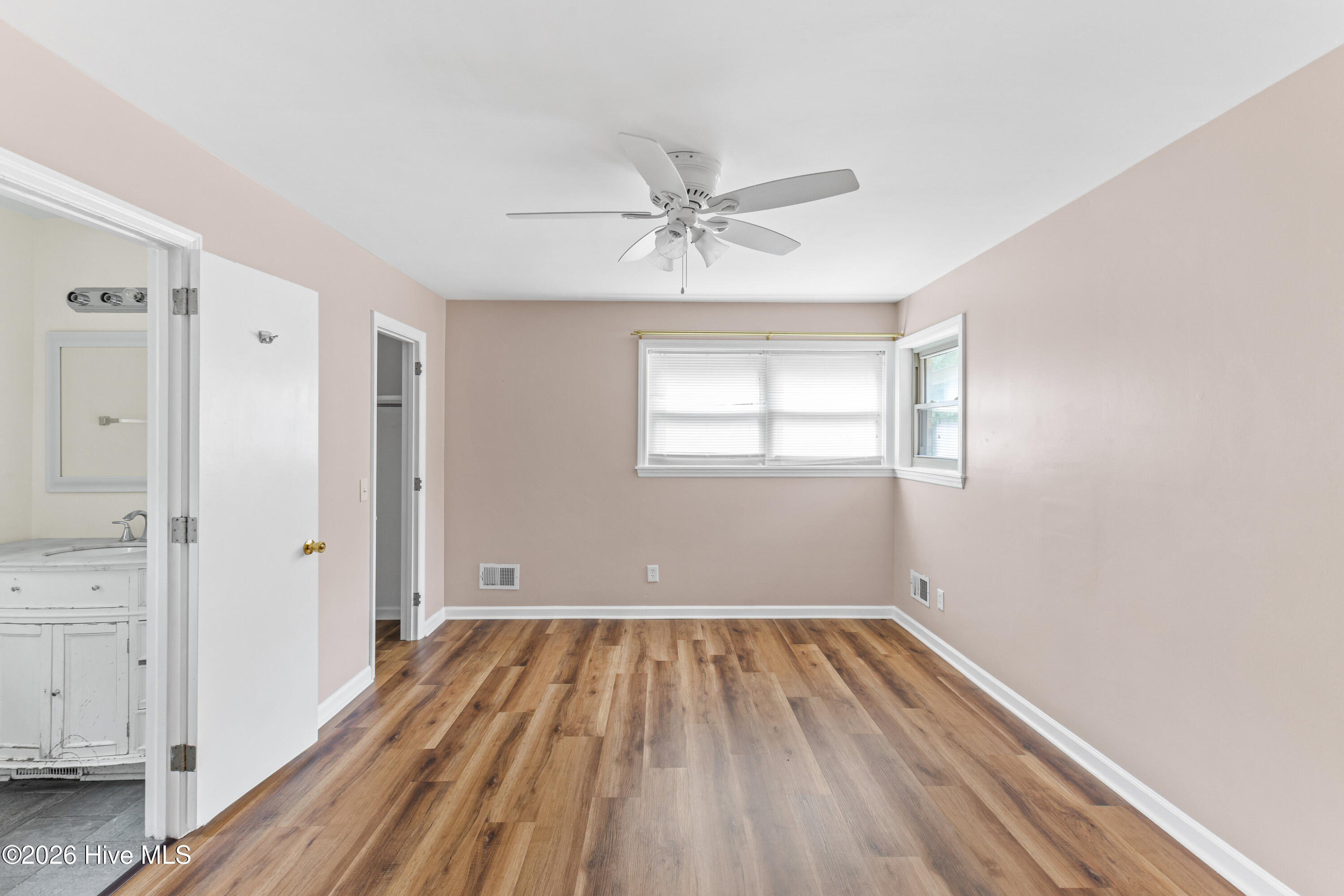 100552931 | Photo 19